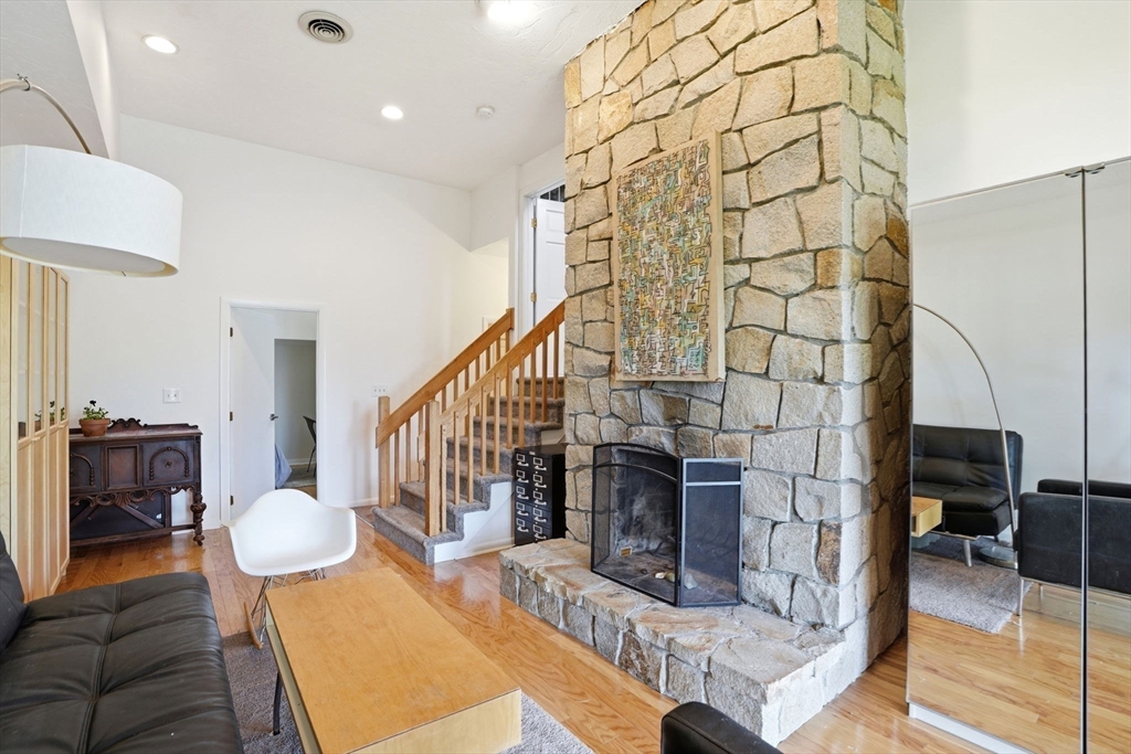 6 Upland Road