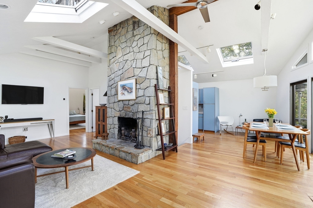 6 Upland Road