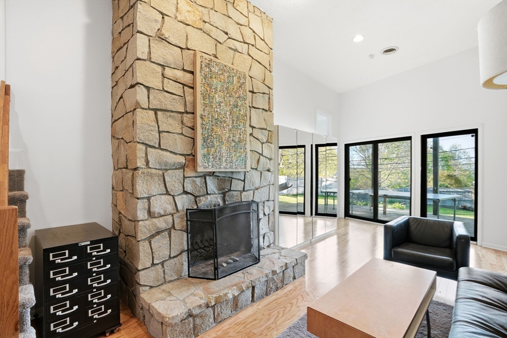 6 Upland Road