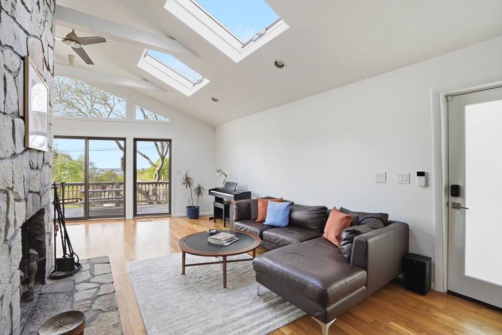 6 Upland Road