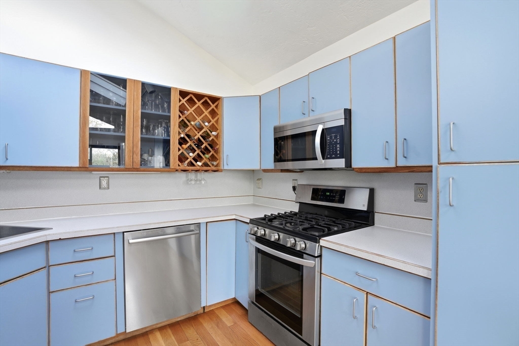6 Upland Road