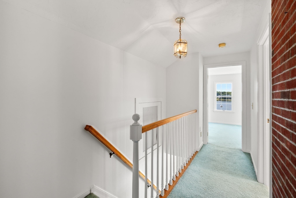 584 Circuit Ave