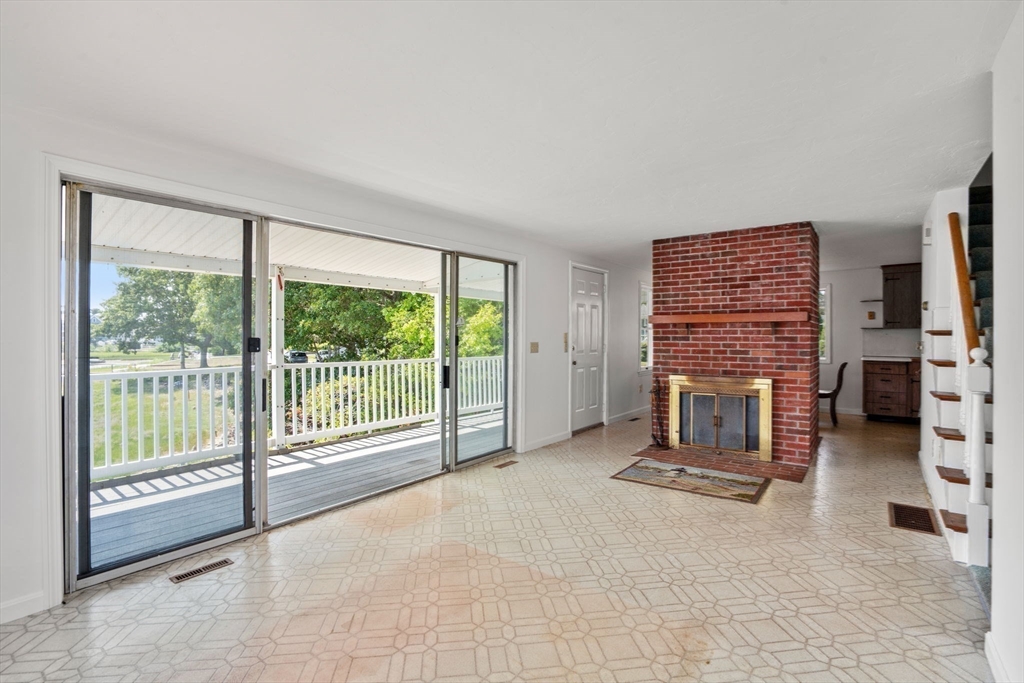 584 Circuit Ave