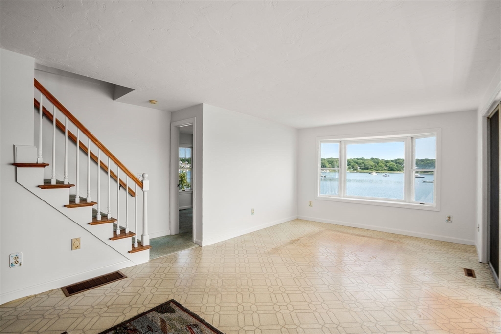 584 Circuit Ave