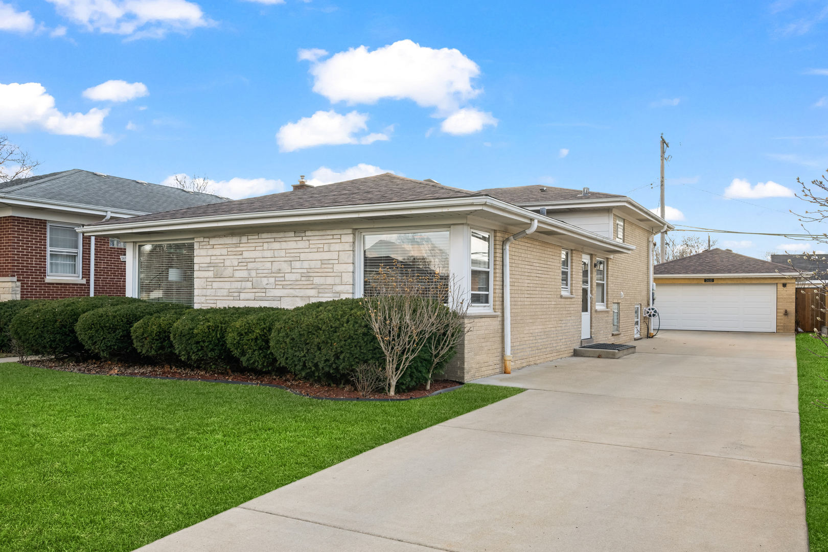 2610 Sunnyside Avenue