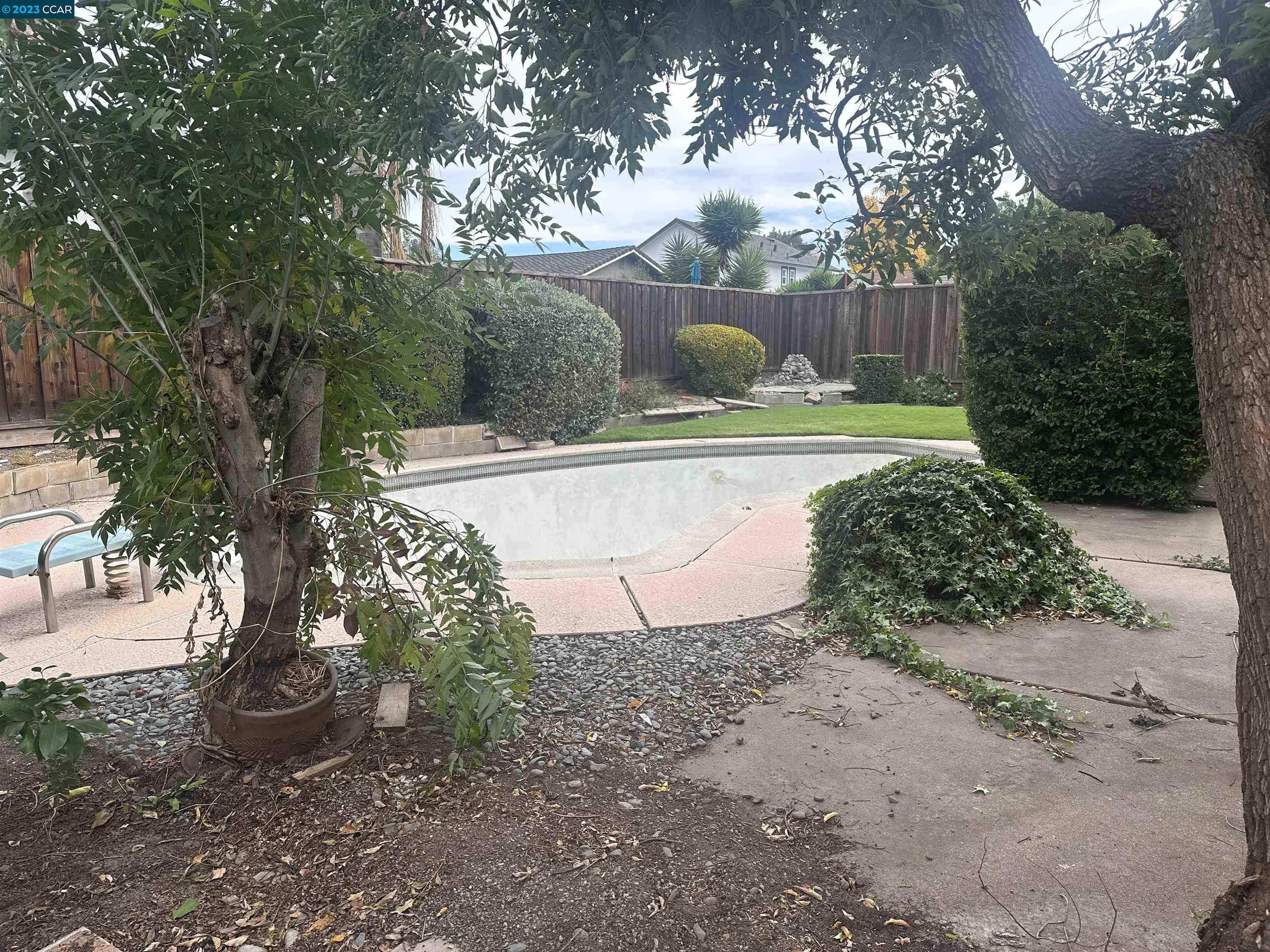 4944 Blackbird Way