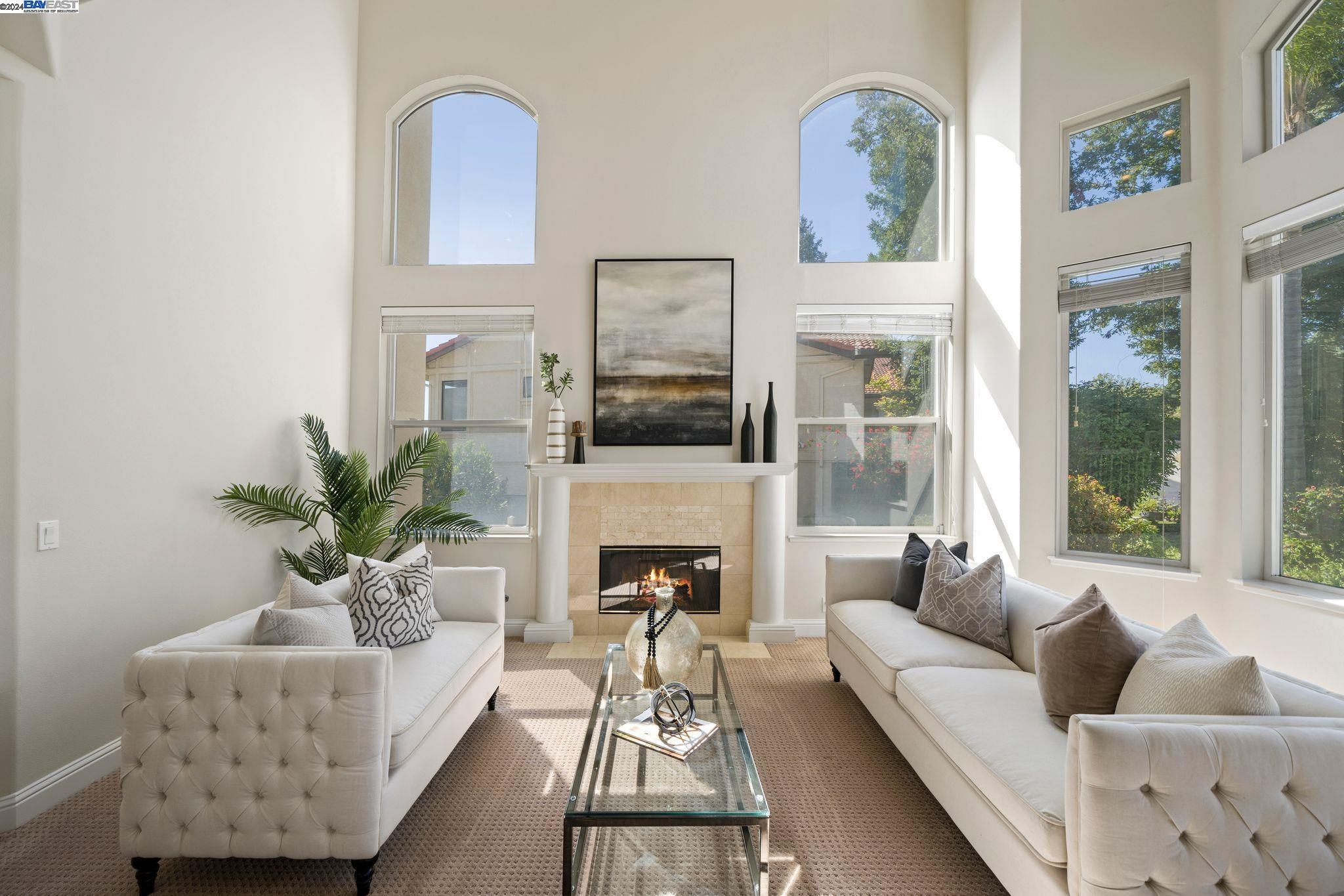 1585 Vinehill Circle