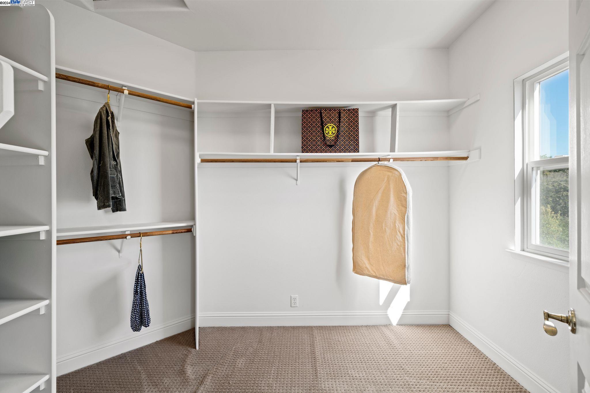 1585 Vinehill Circle