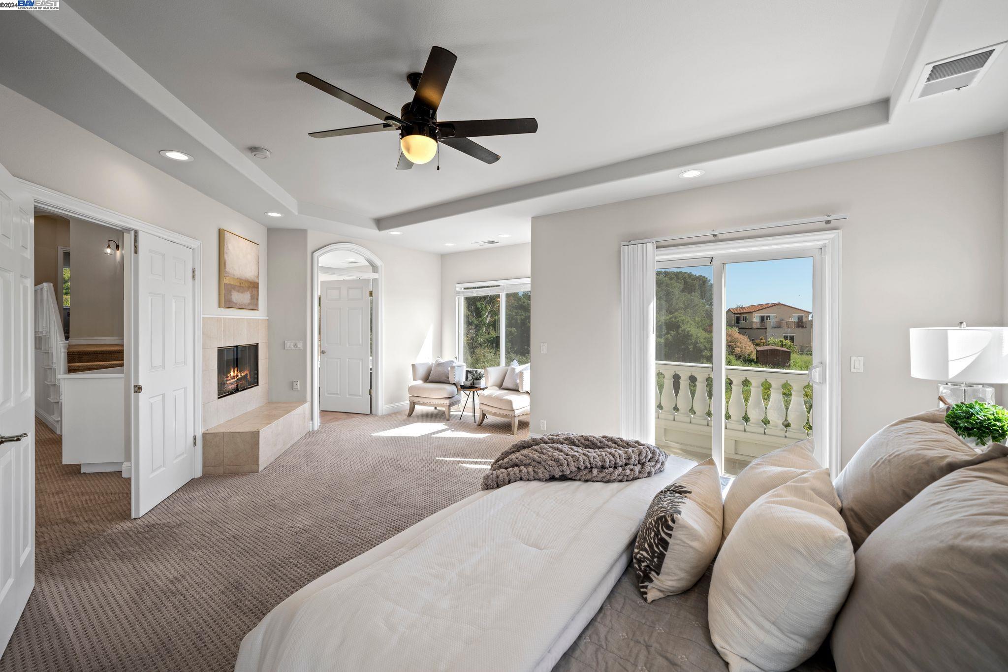 1585 Vinehill Circle