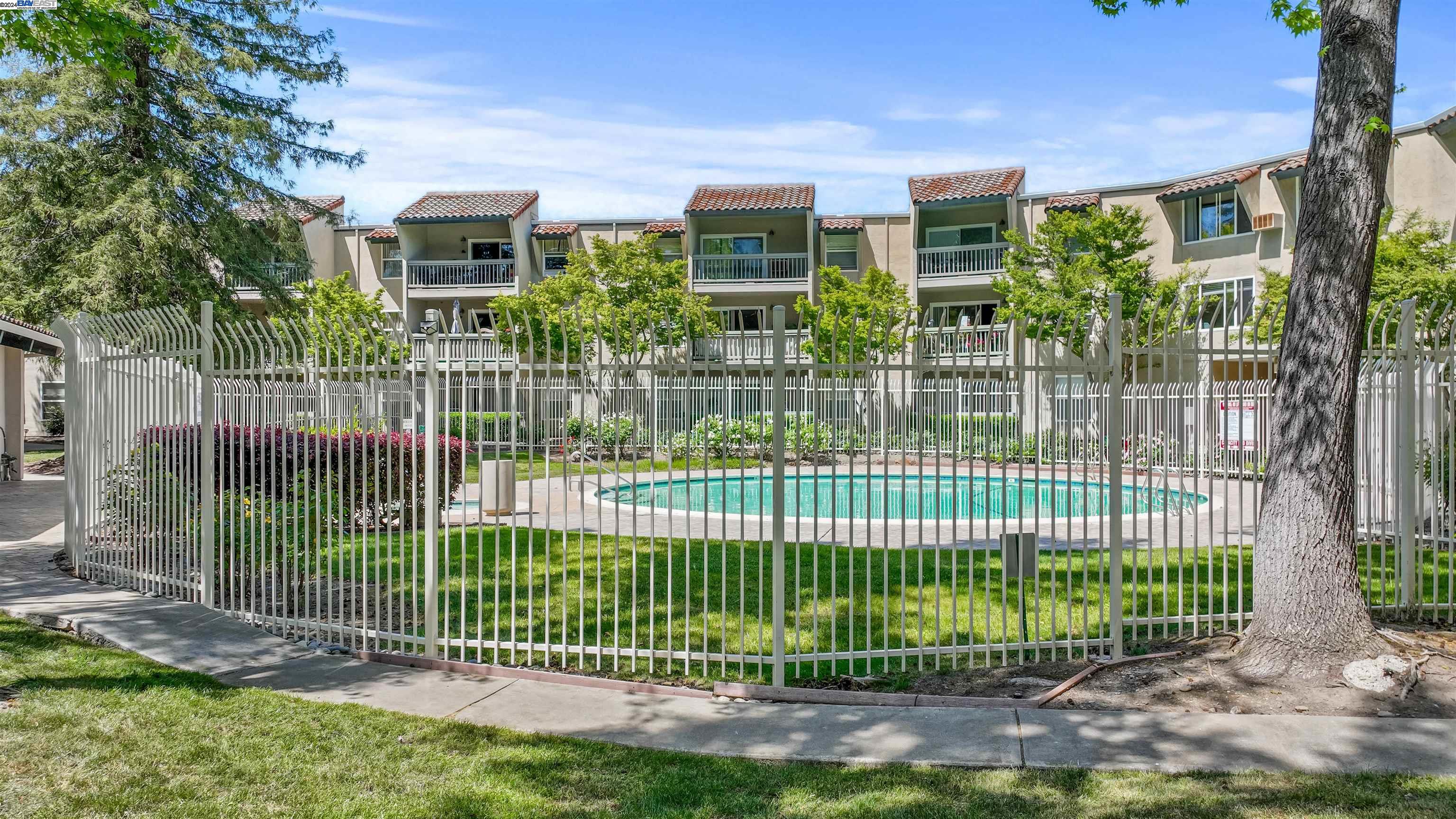 1087 Murrieta Blvd # 342