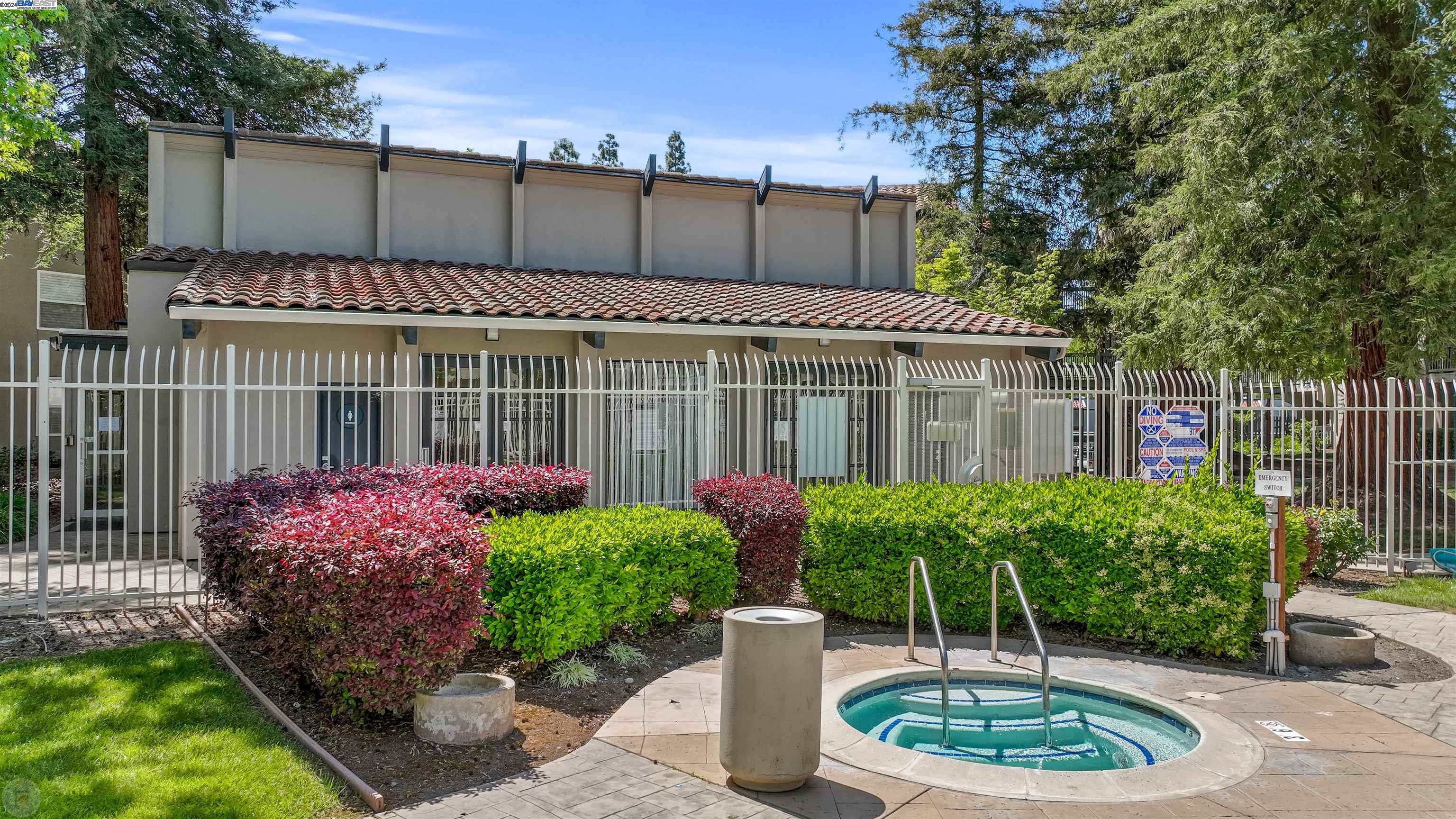 1087 Murrieta Blvd # 342