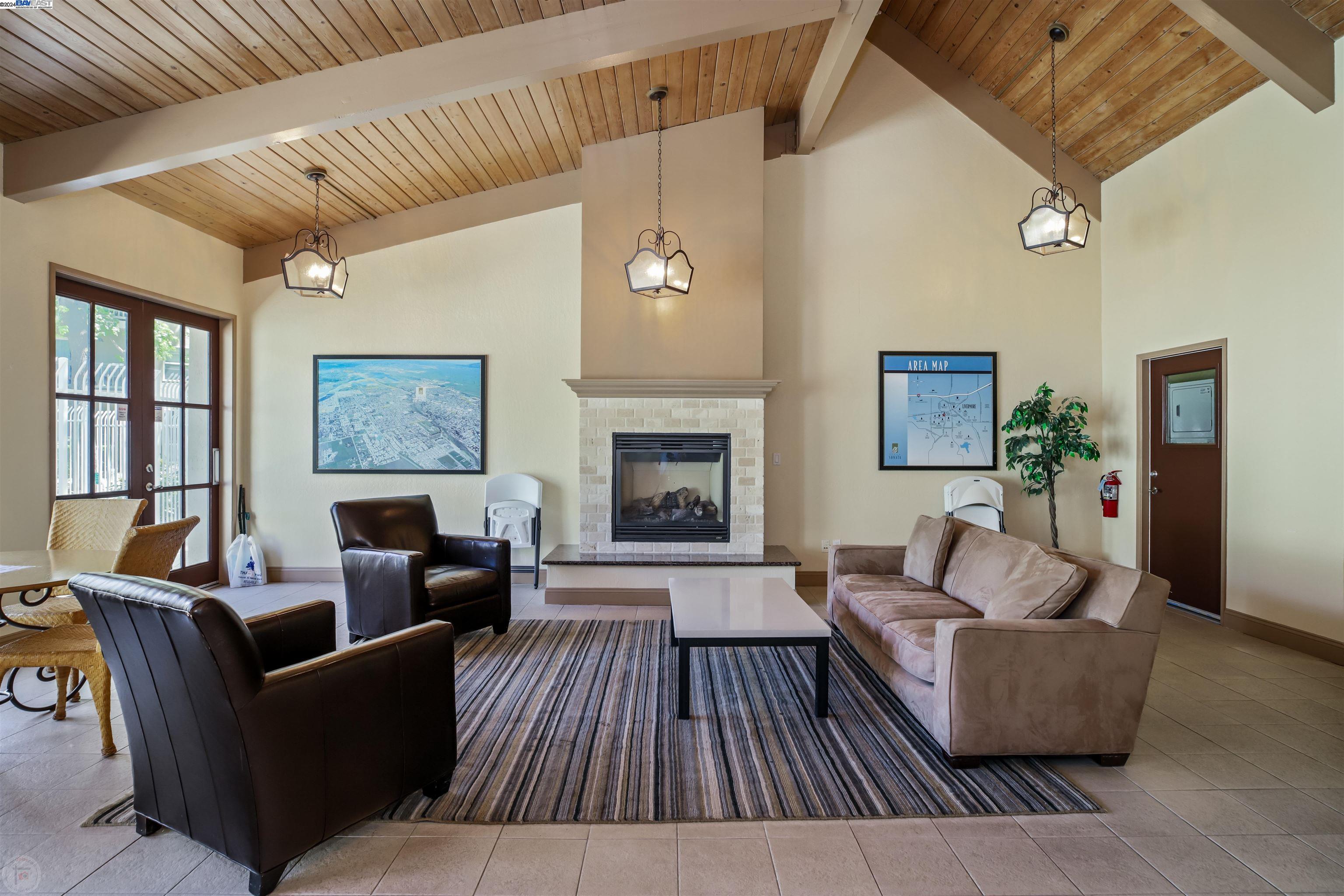 1087 Murrieta Blvd # 342