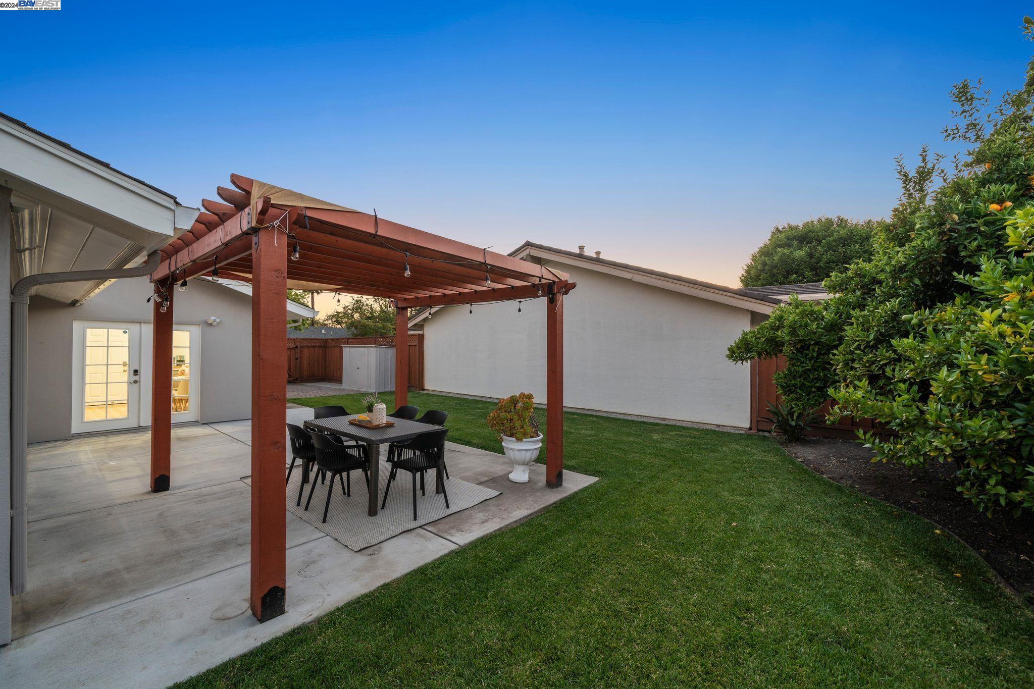 32488 Lake Chabot St