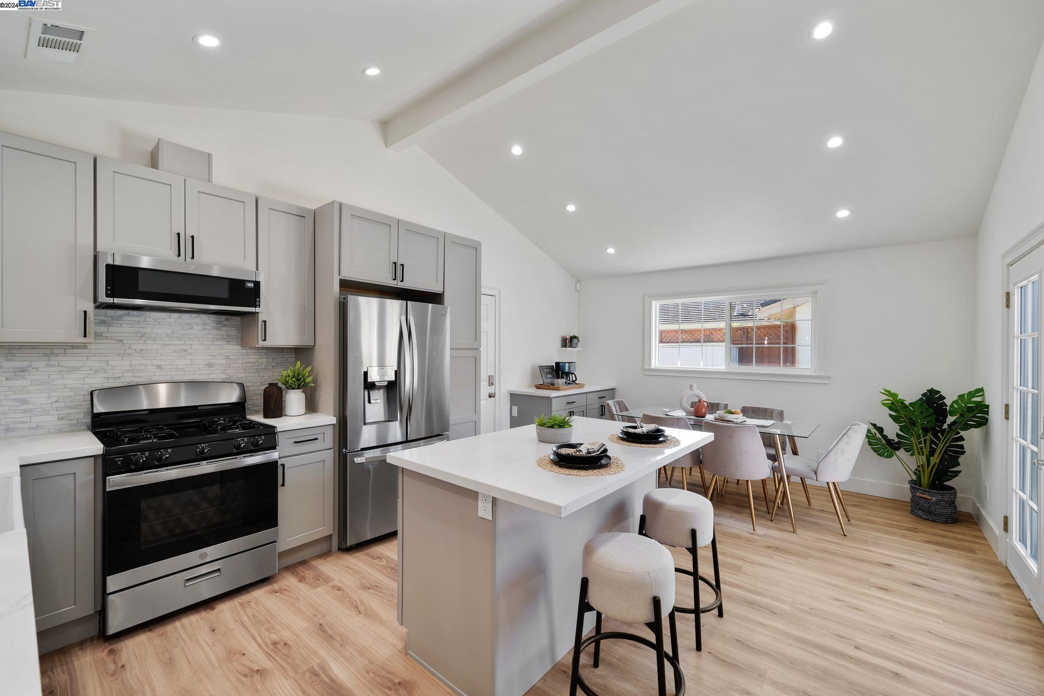 32488 Lake Chabot St