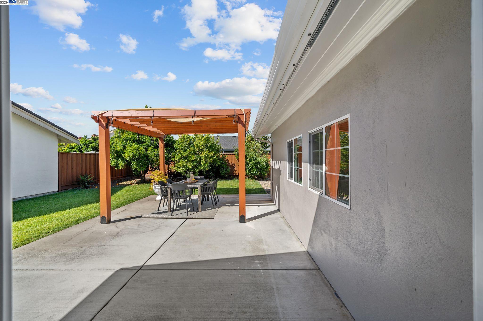 32488 Lake Chabot St