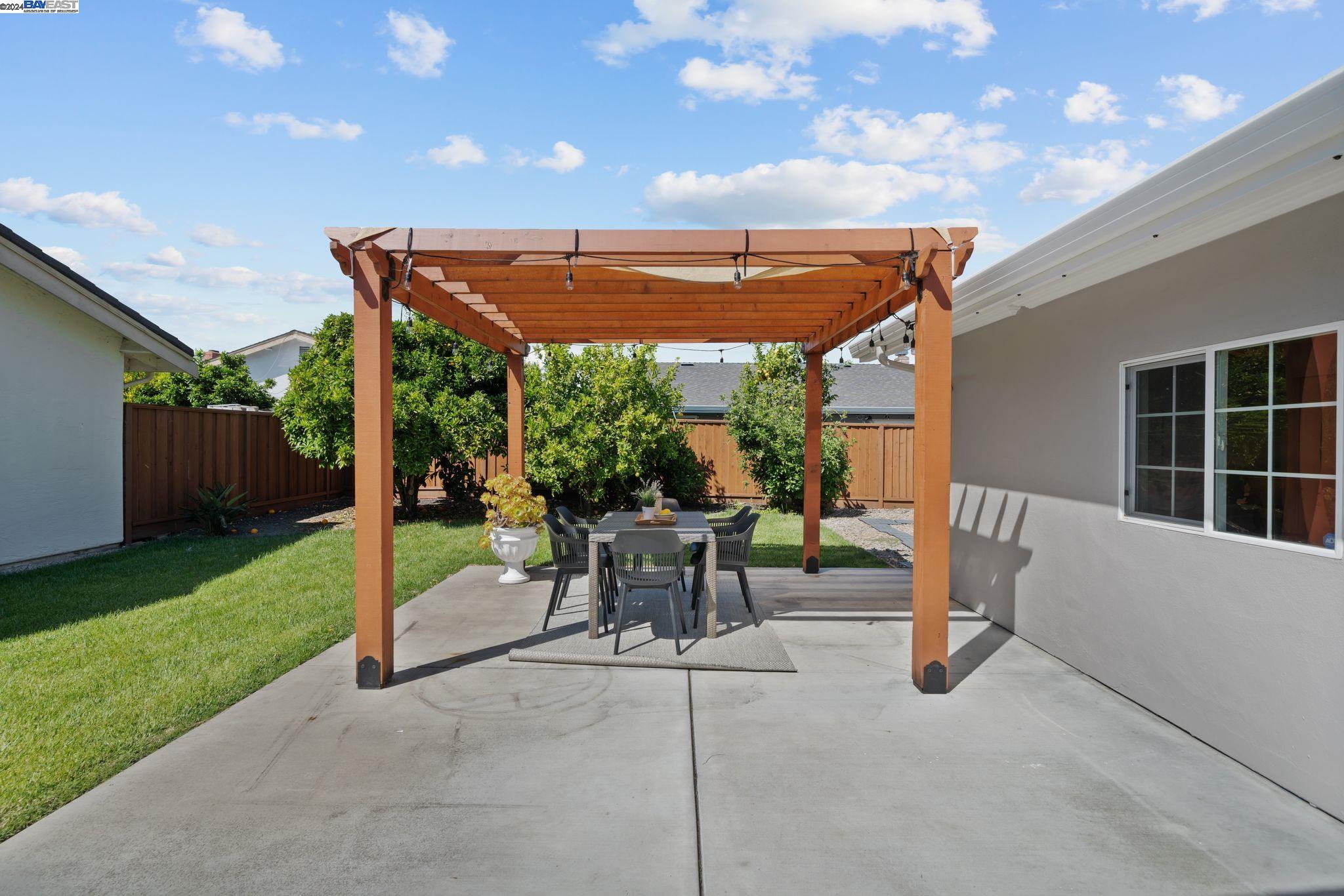 32488 Lake Chabot St