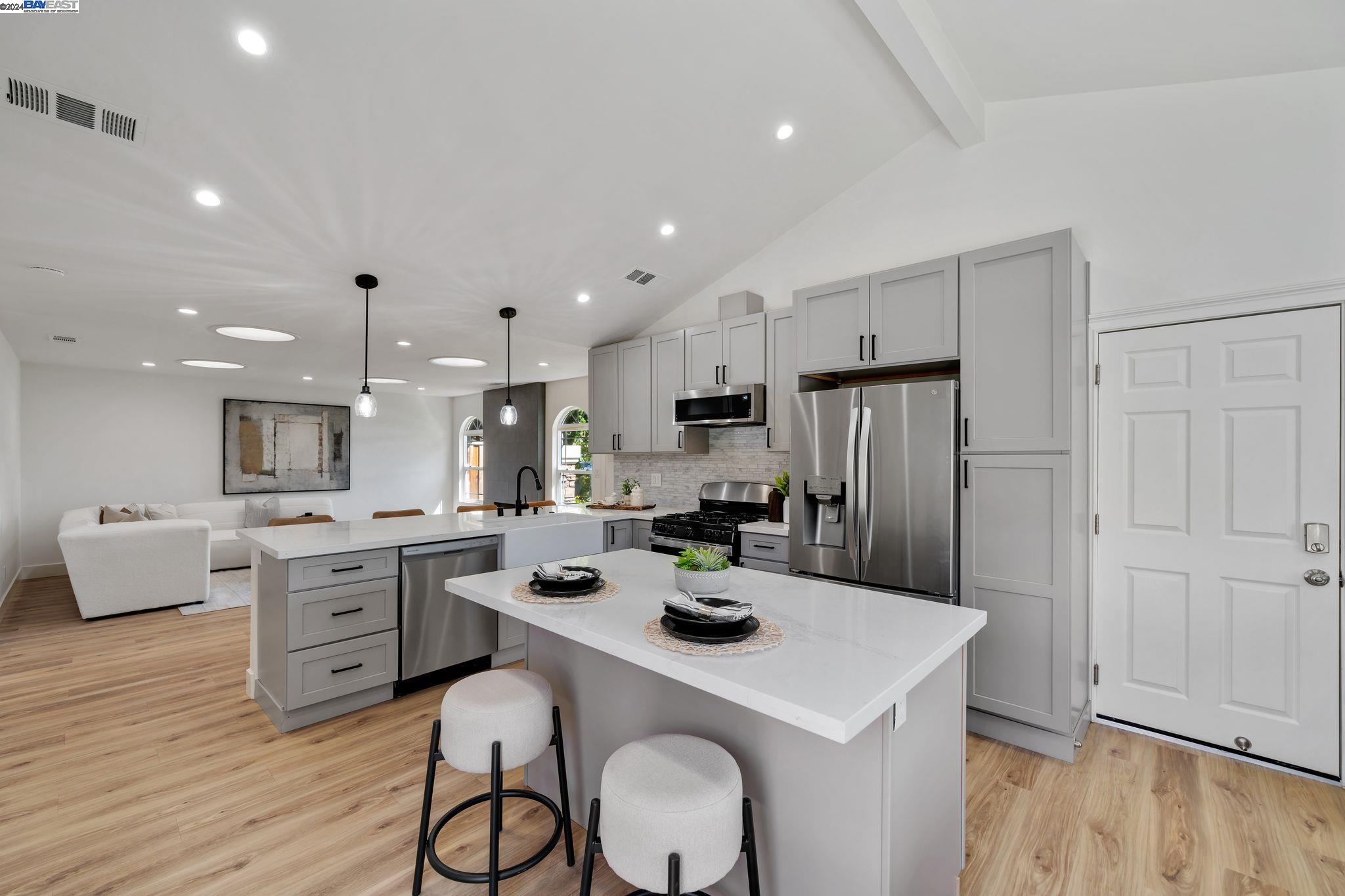 32488 Lake Chabot St