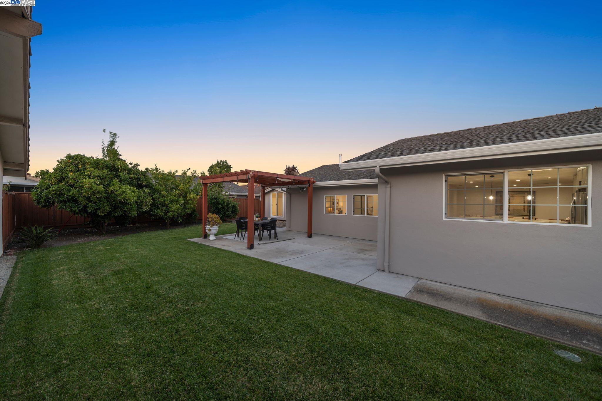 32488 Lake Chabot St