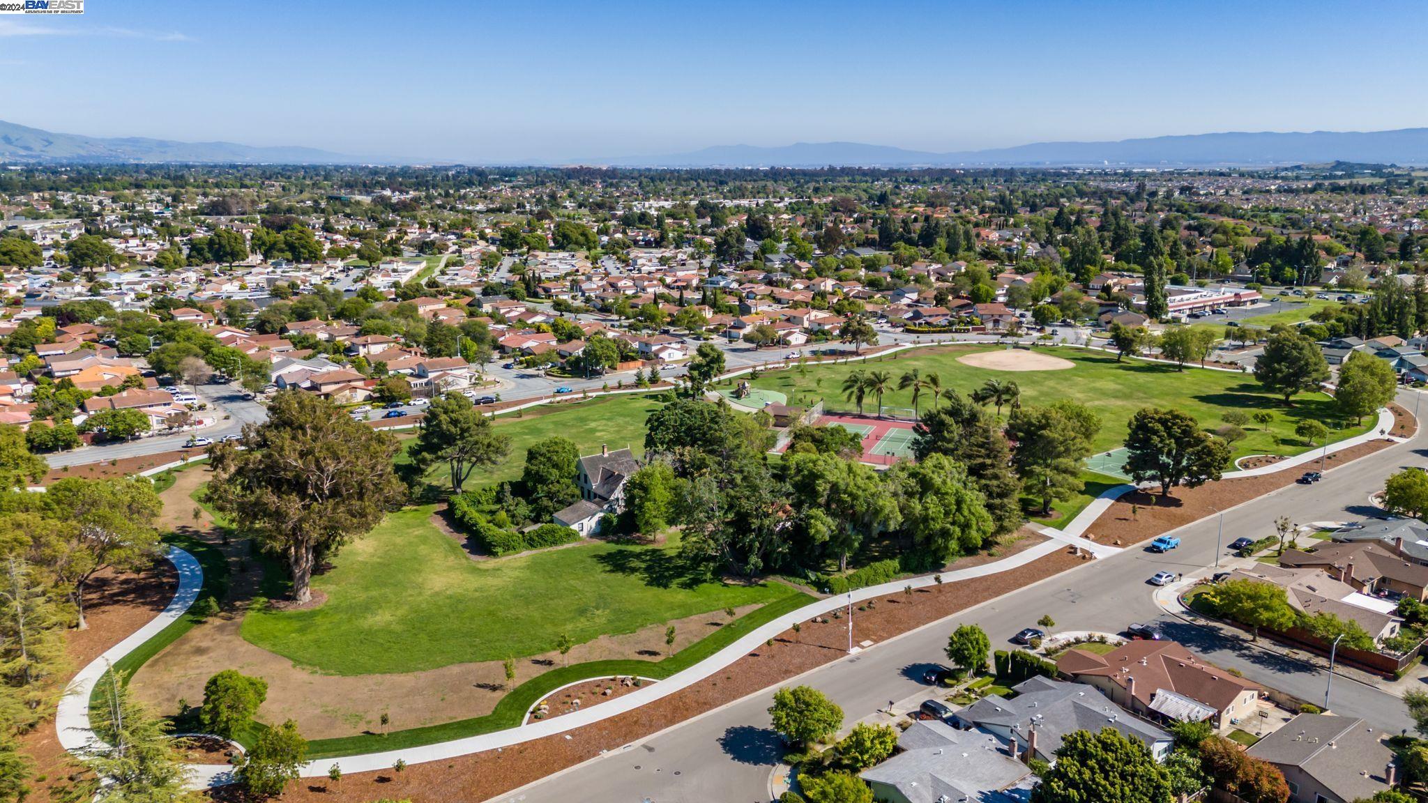 32488 Lake Chabot St