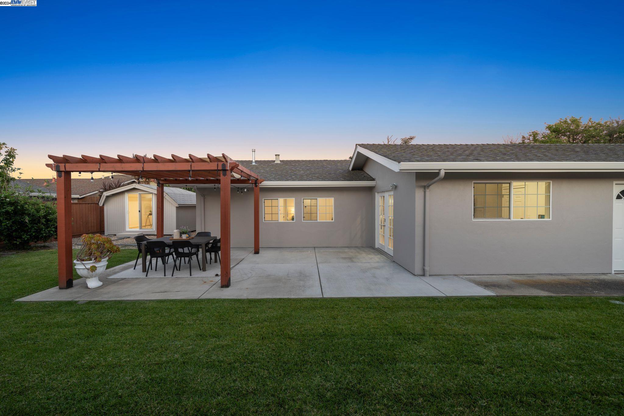 32488 Lake Chabot St