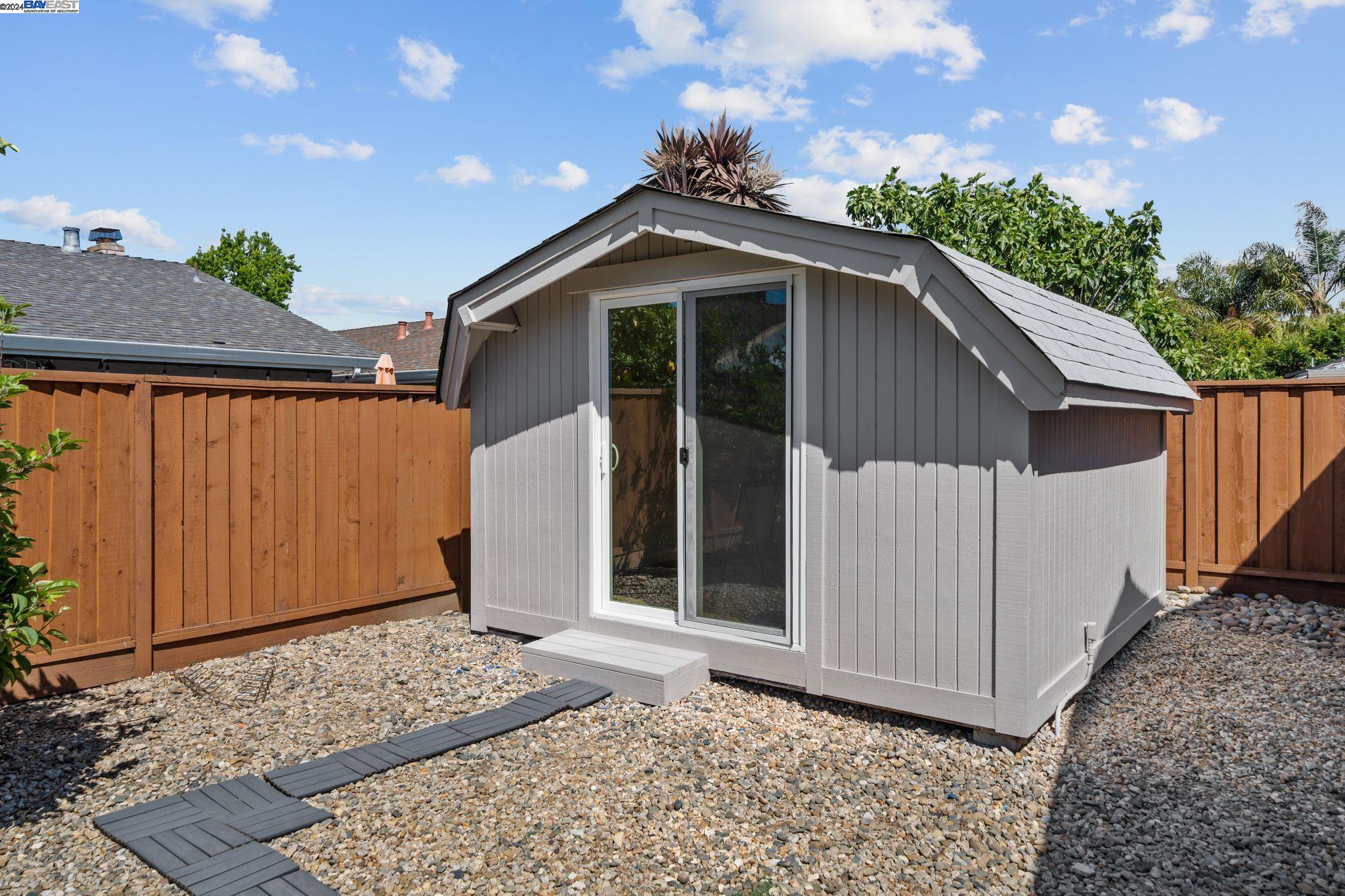 32488 Lake Chabot St