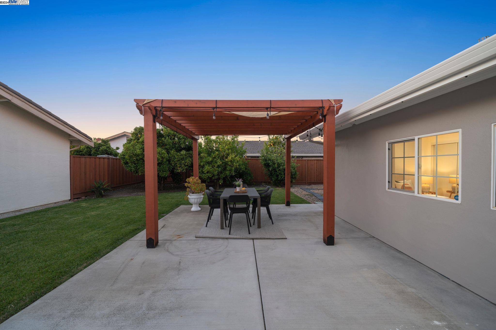 32488 Lake Chabot St