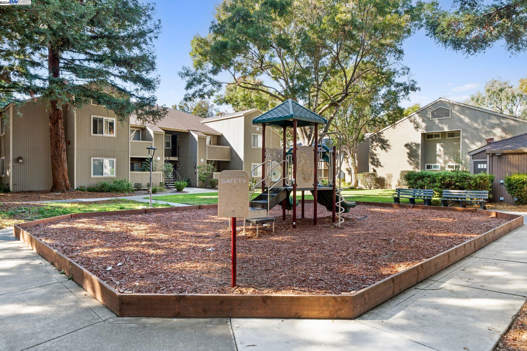 3284 Red Cedar Ter