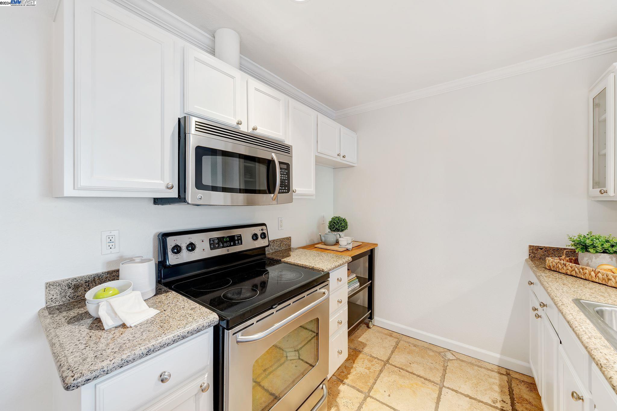 3284 Red Cedar Ter