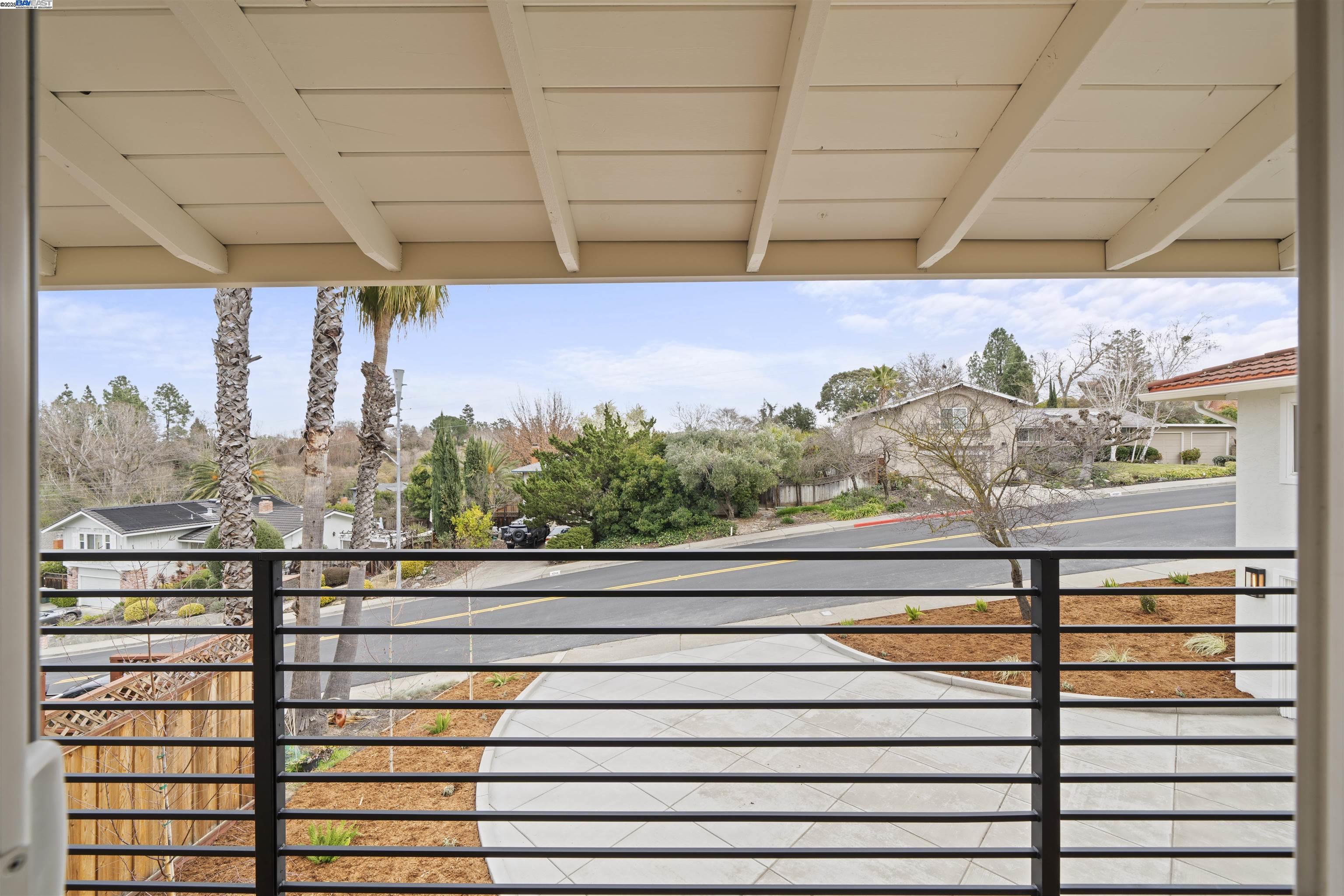 4253 Mirador Dr