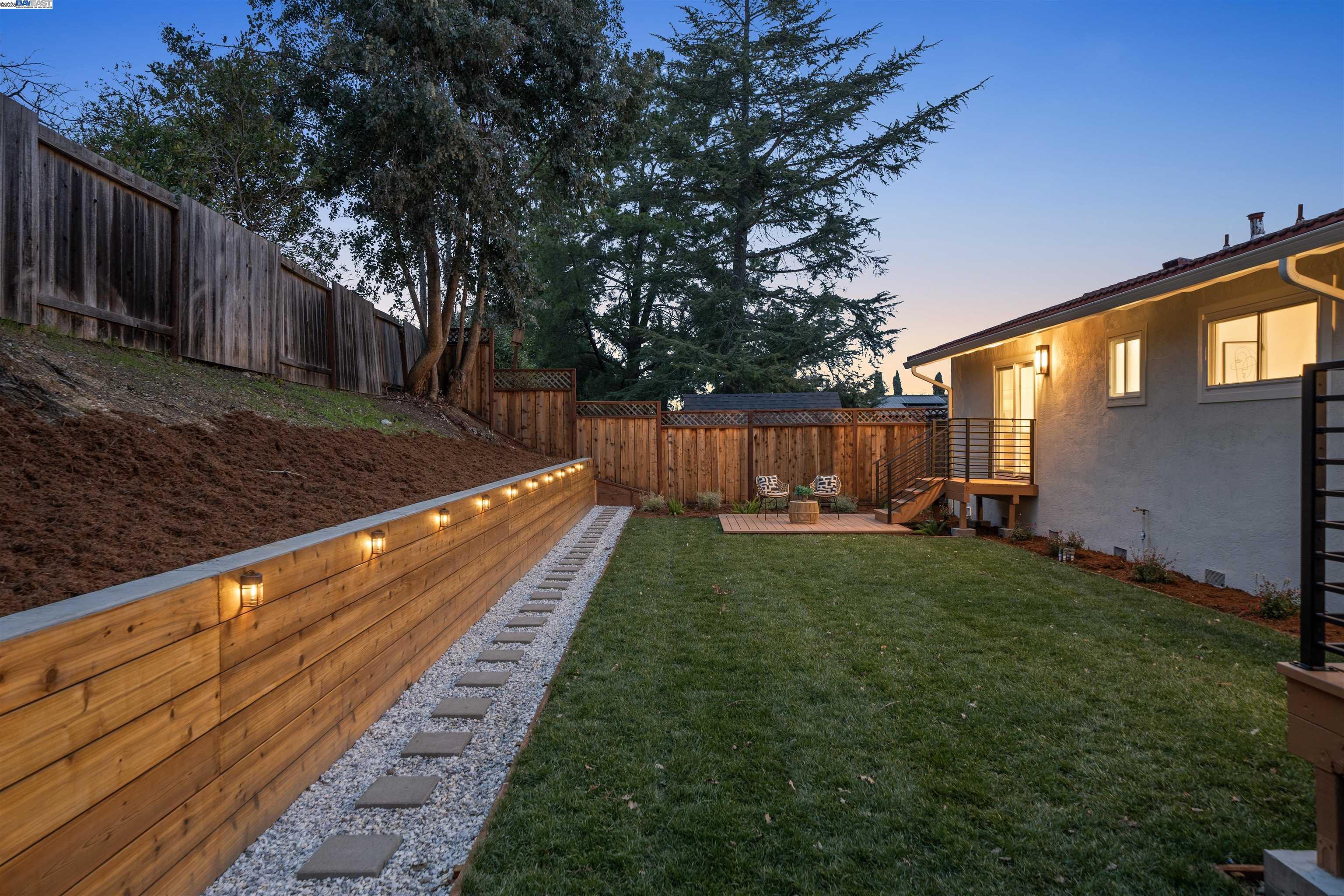 4253 Mirador Dr
