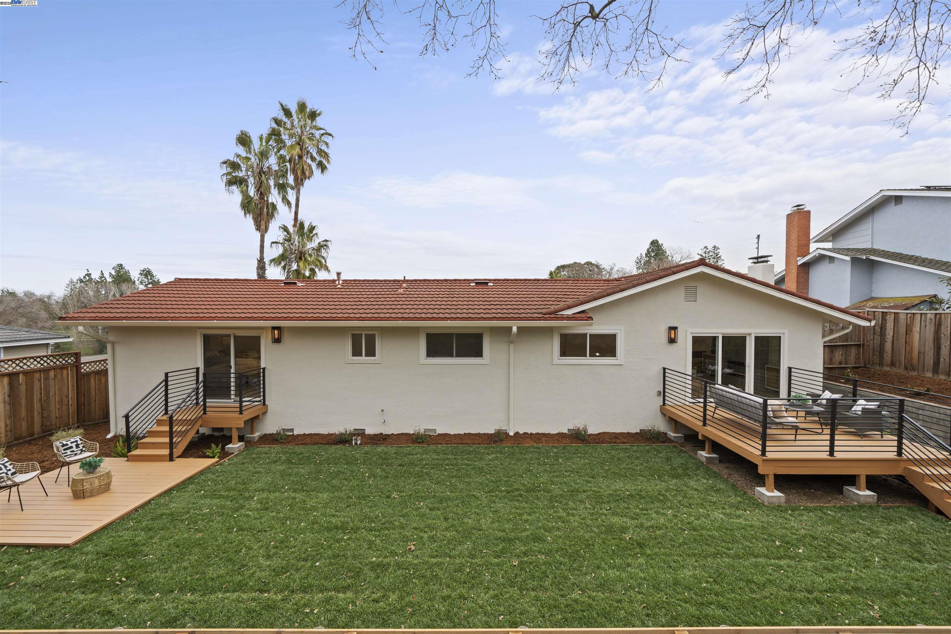 4253 Mirador Dr