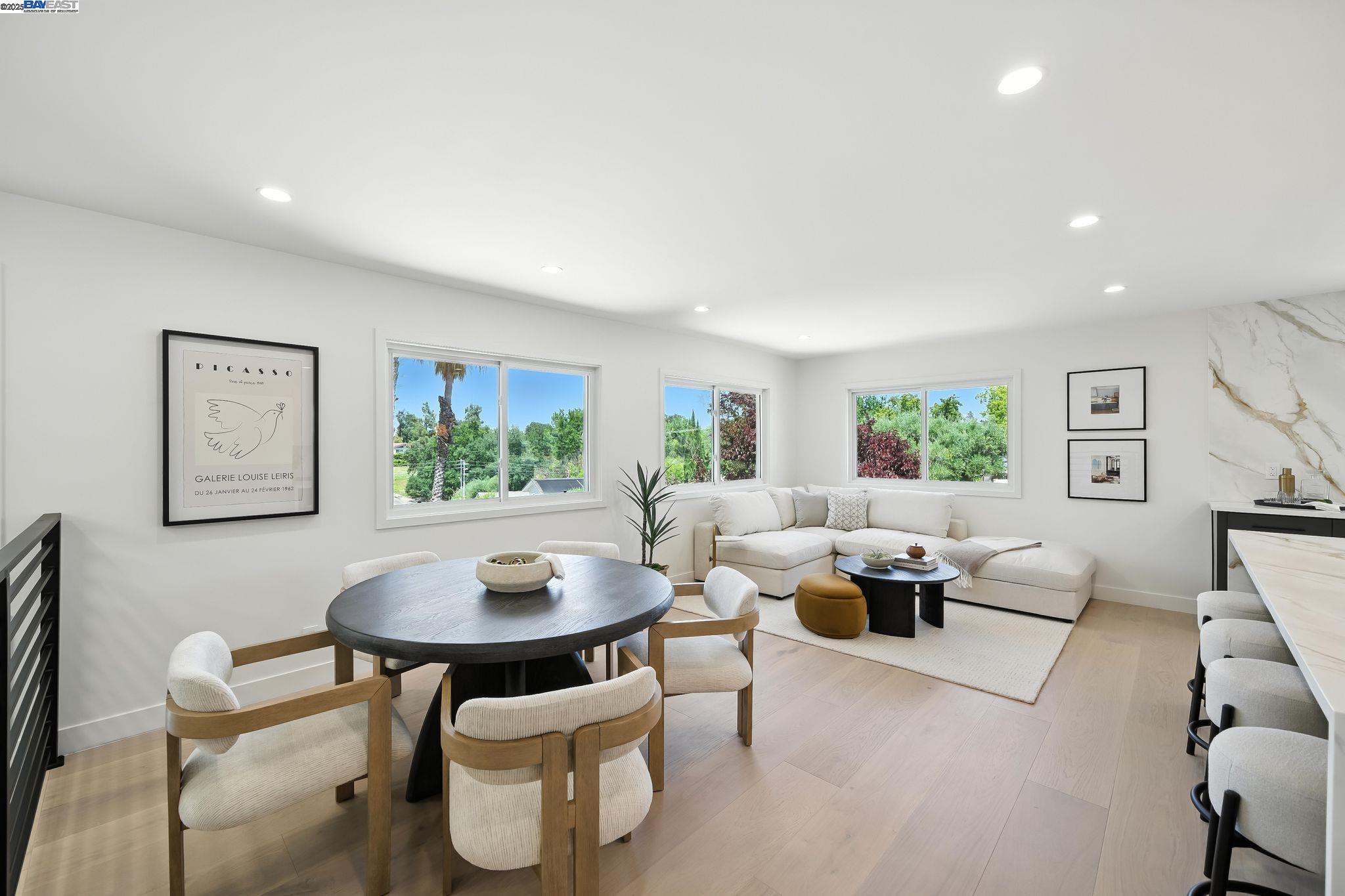4253 Mirador Dr