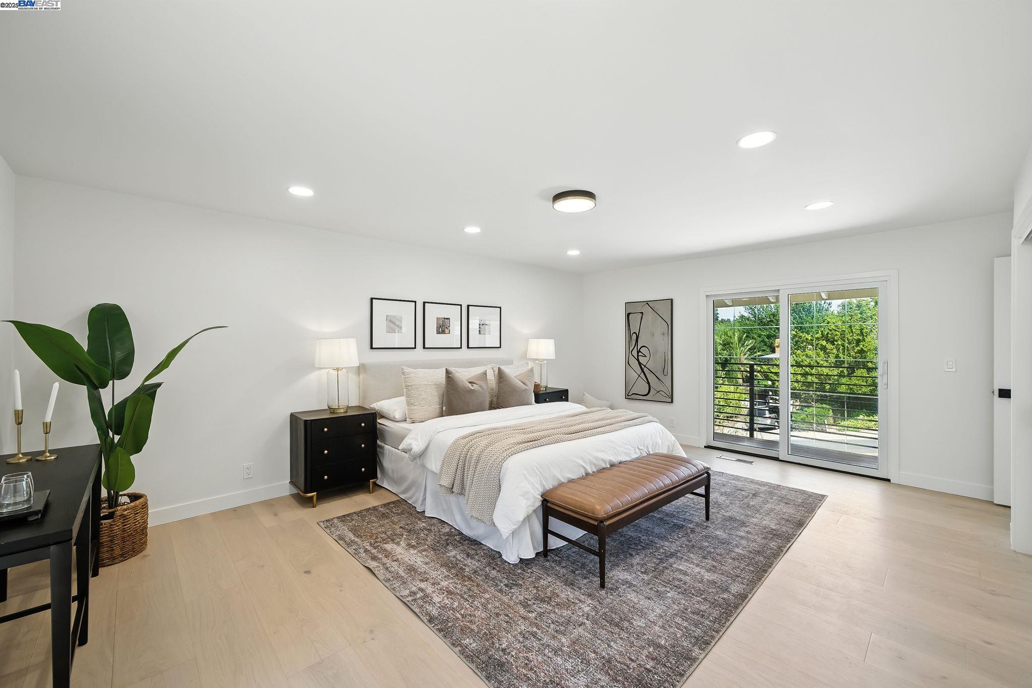 4253 Mirador Dr
