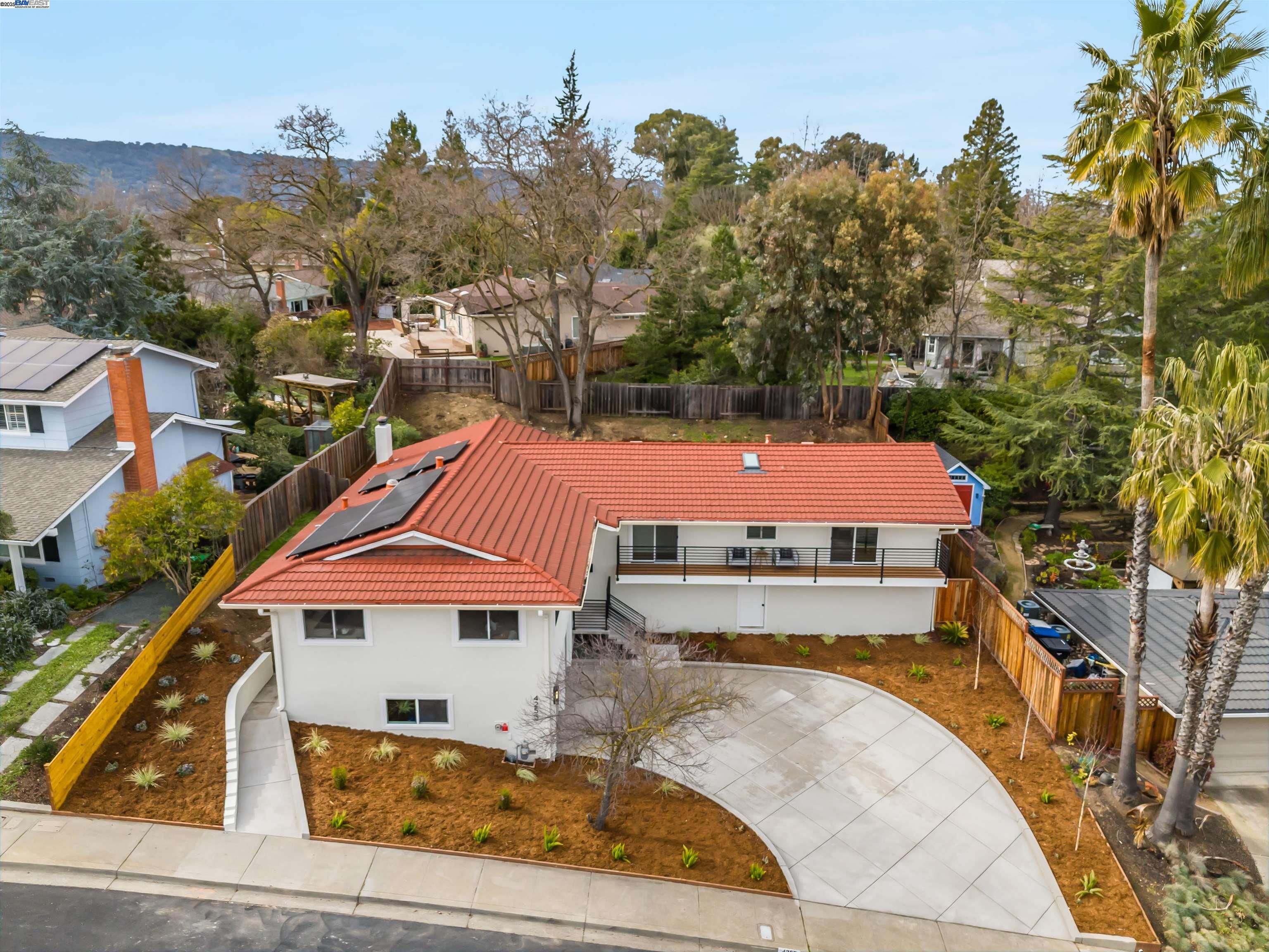 4253 Mirador Dr