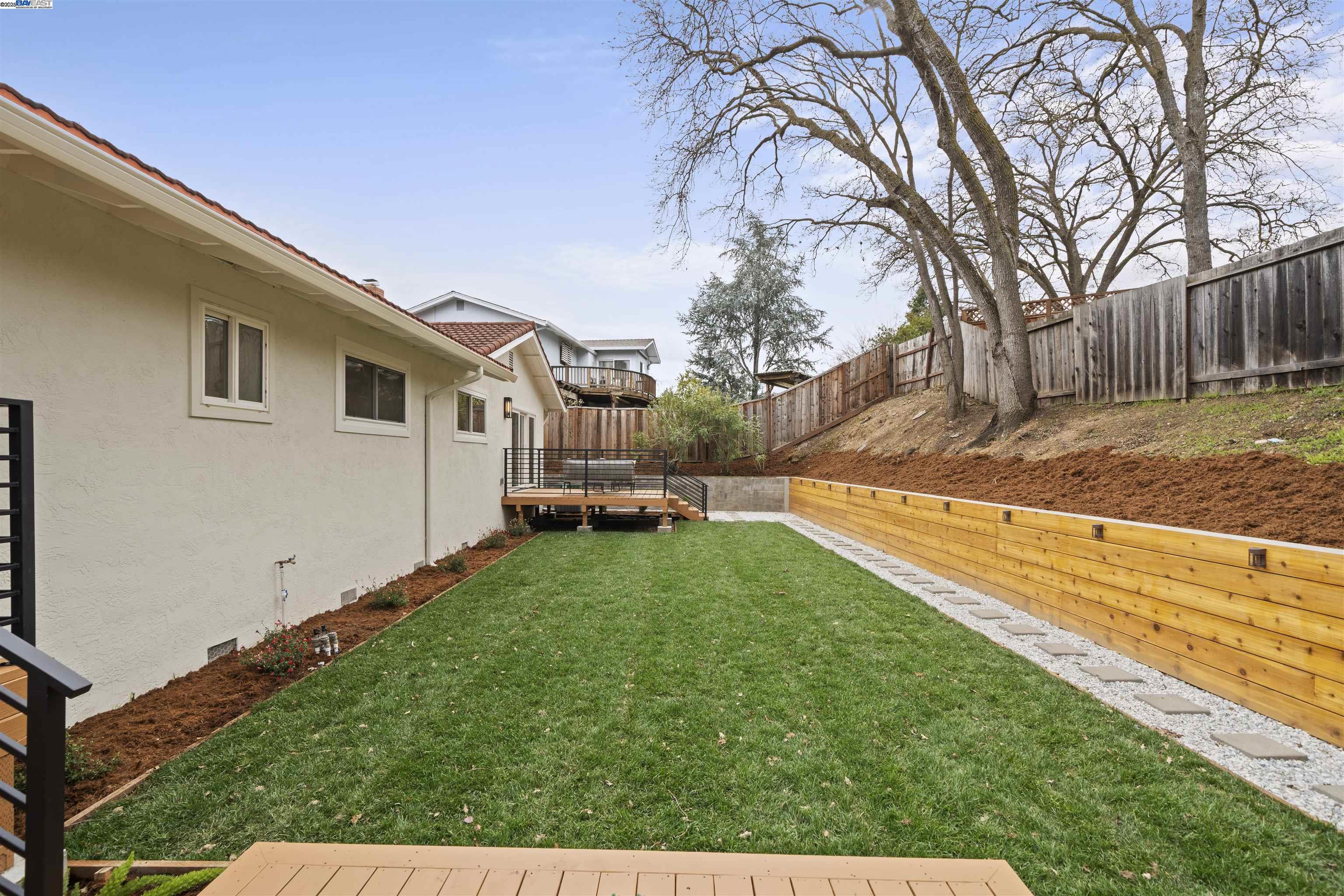 4253 Mirador Dr