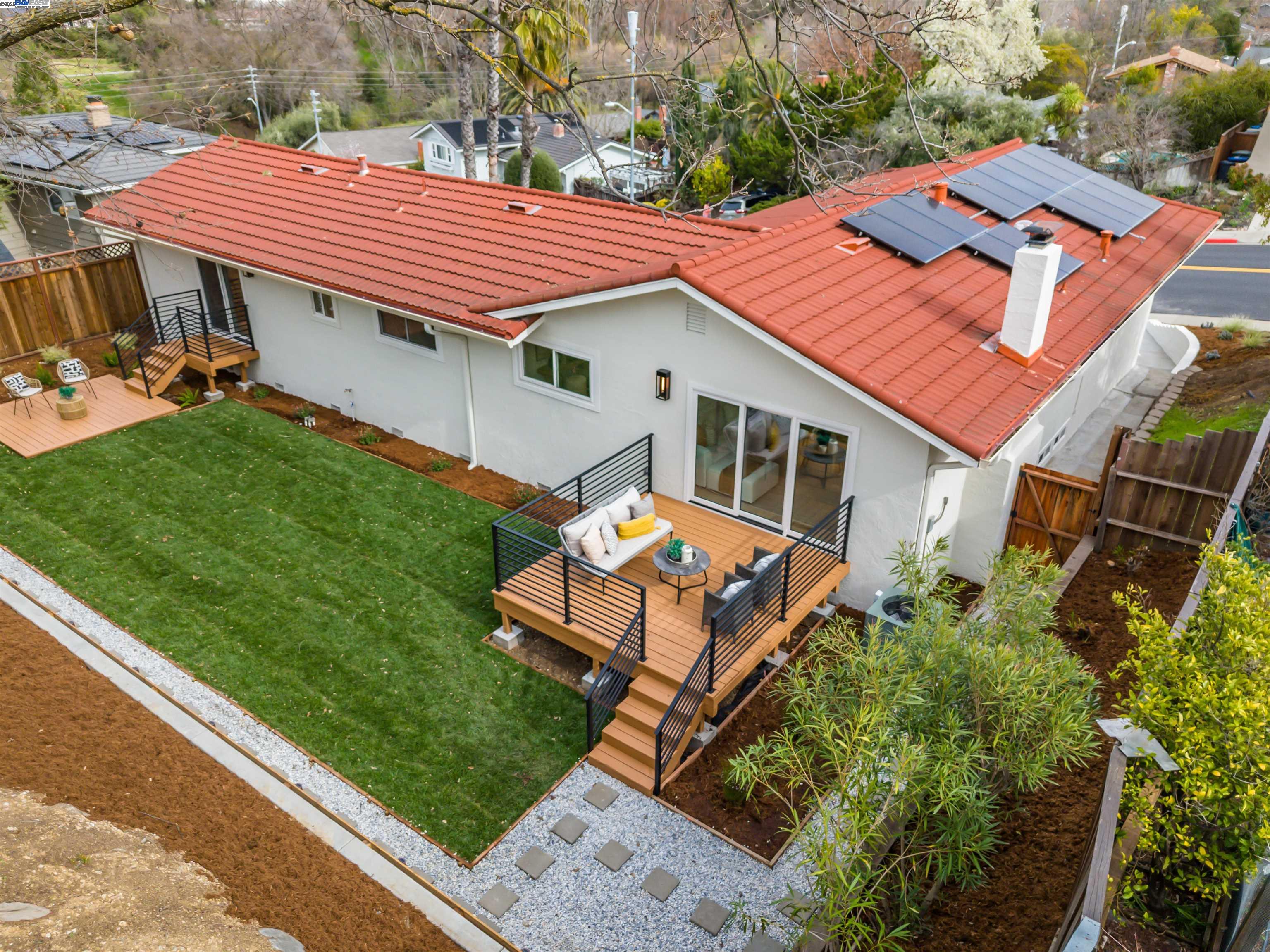 4253 Mirador Dr