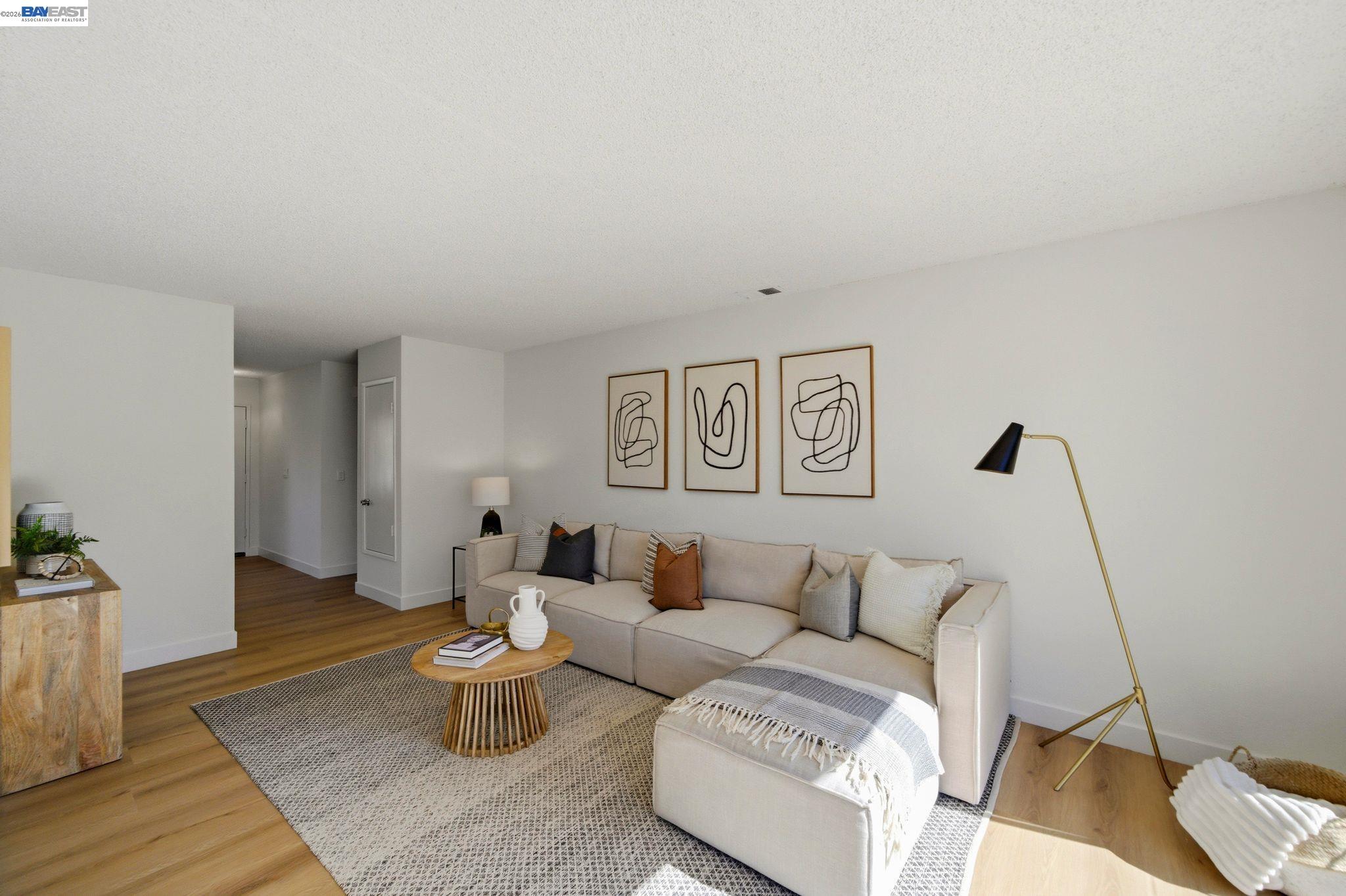 1686 Rhododendron Dr