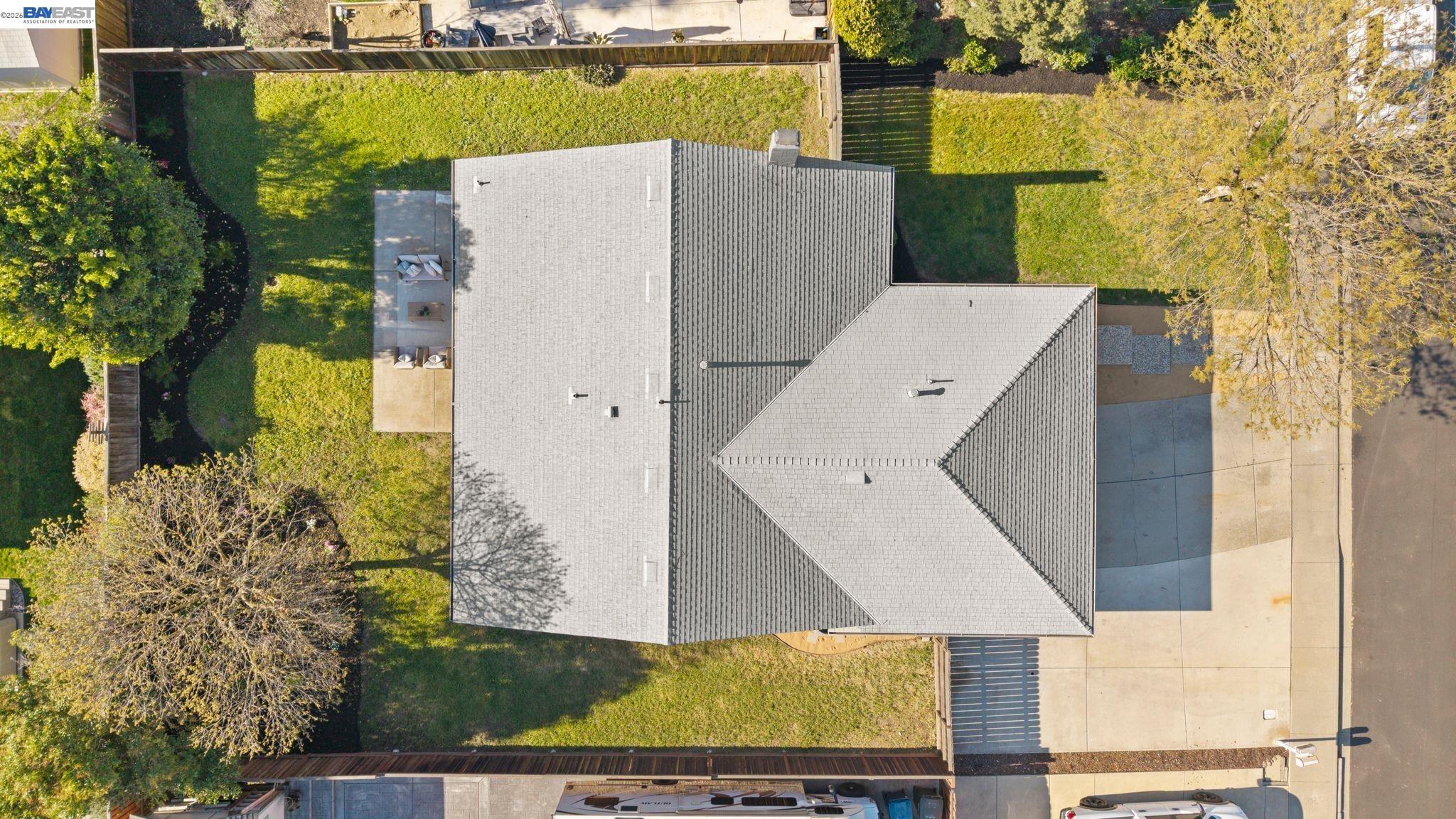 1686 Rhododendron Dr