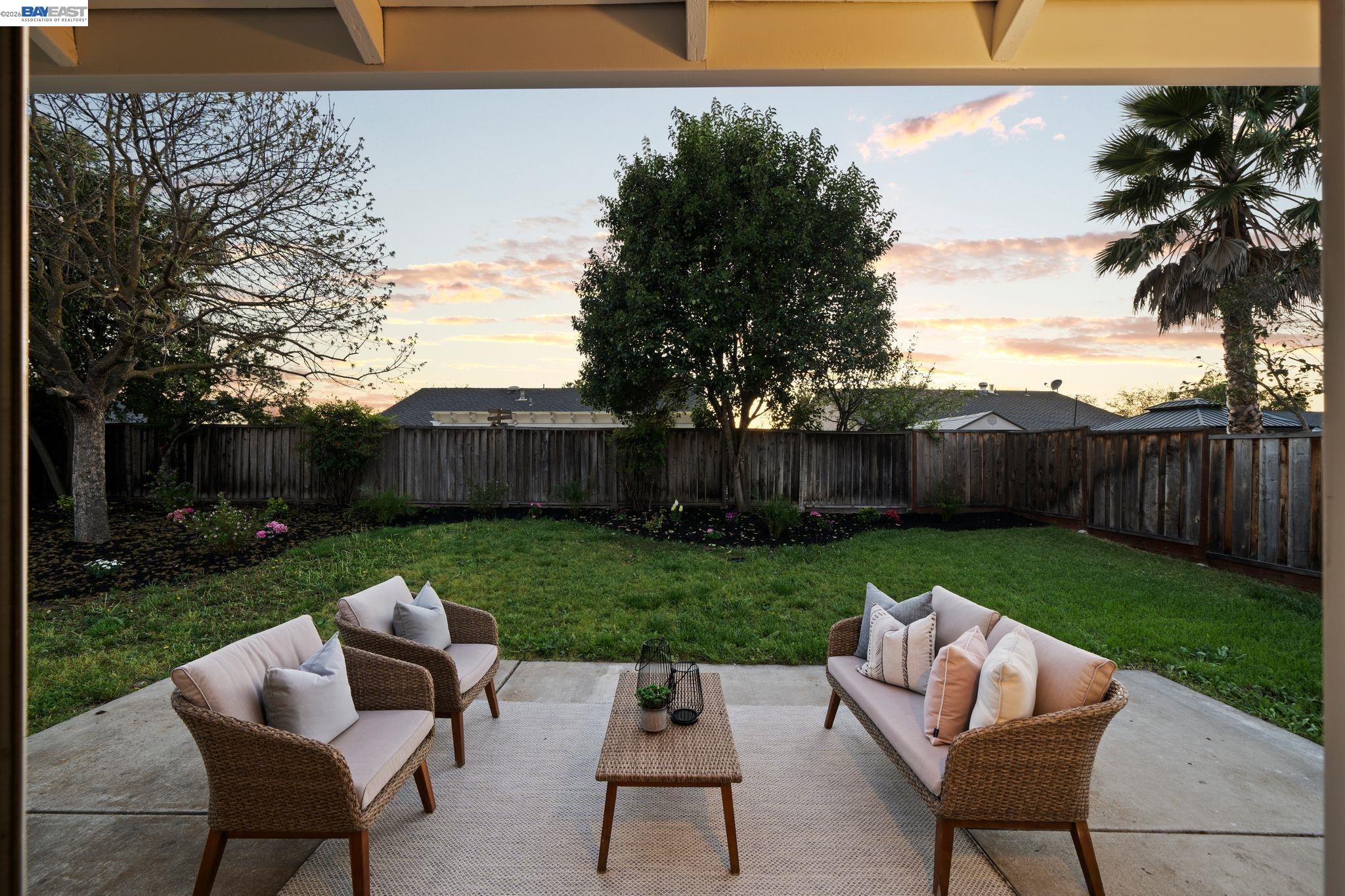 1686 Rhododendron Dr