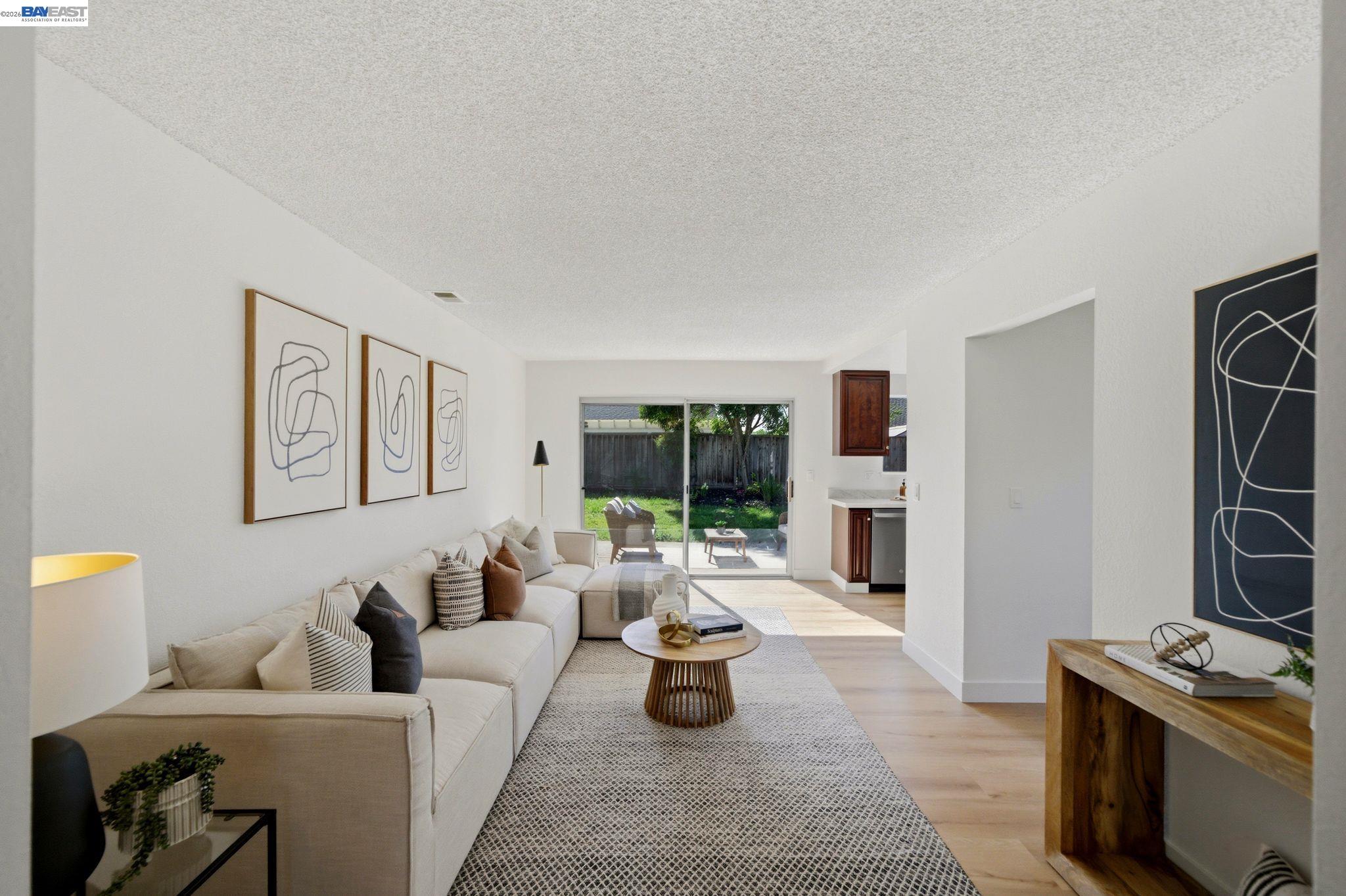 1686 Rhododendron Dr