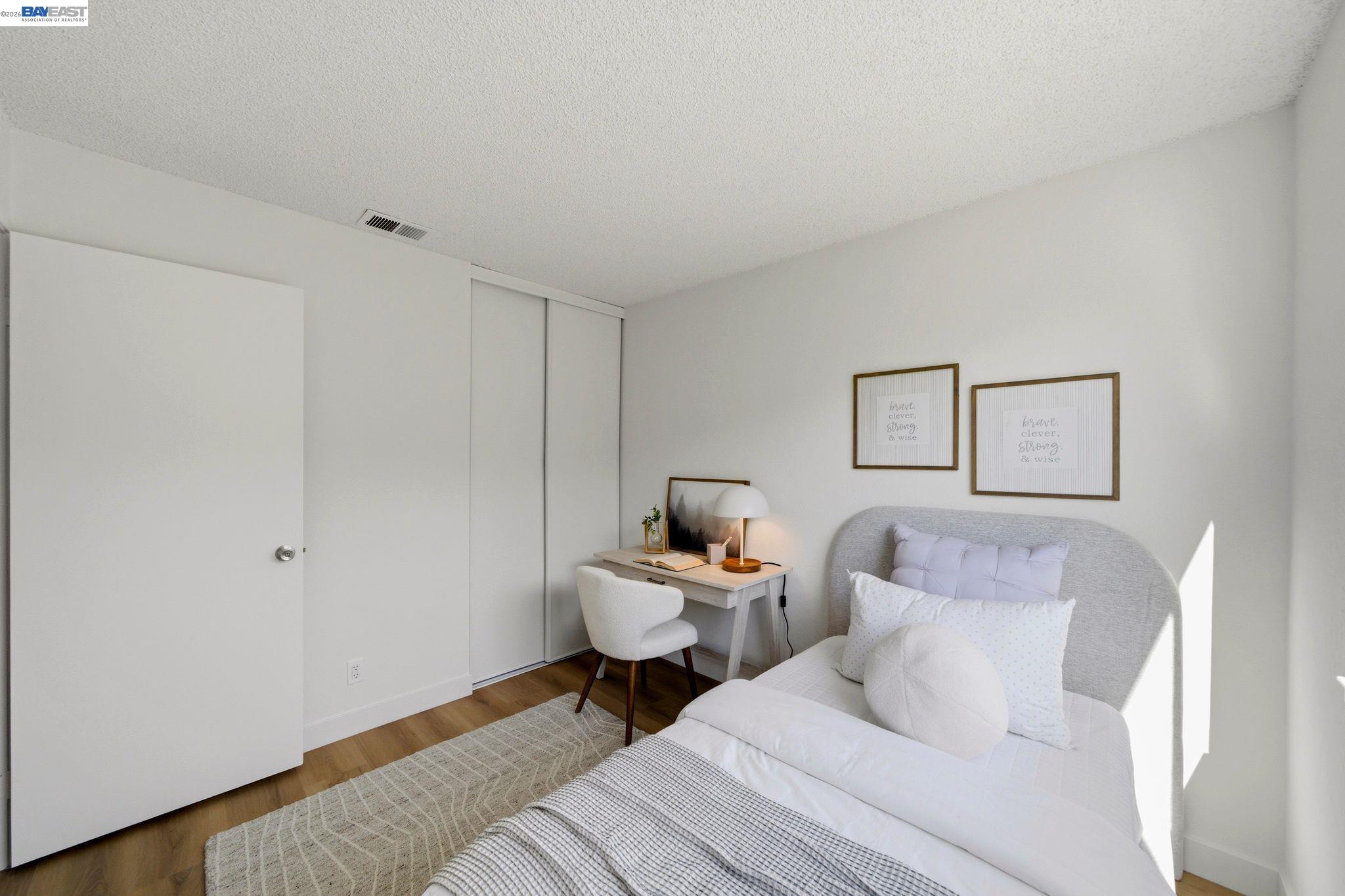 1686 Rhododendron Dr