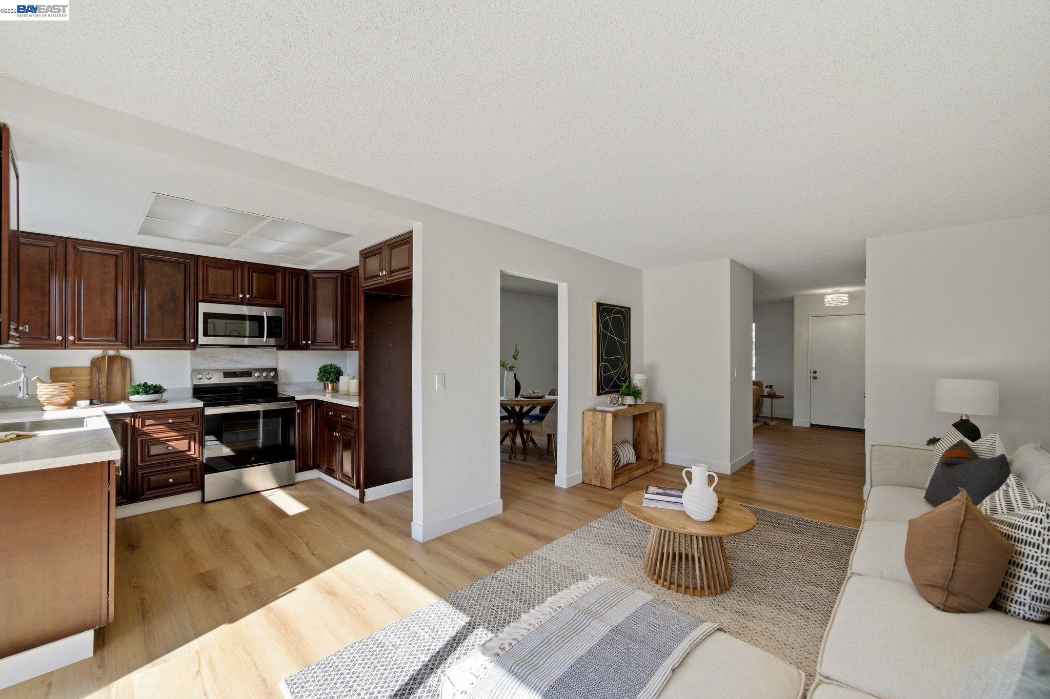 1686 Rhododendron Dr