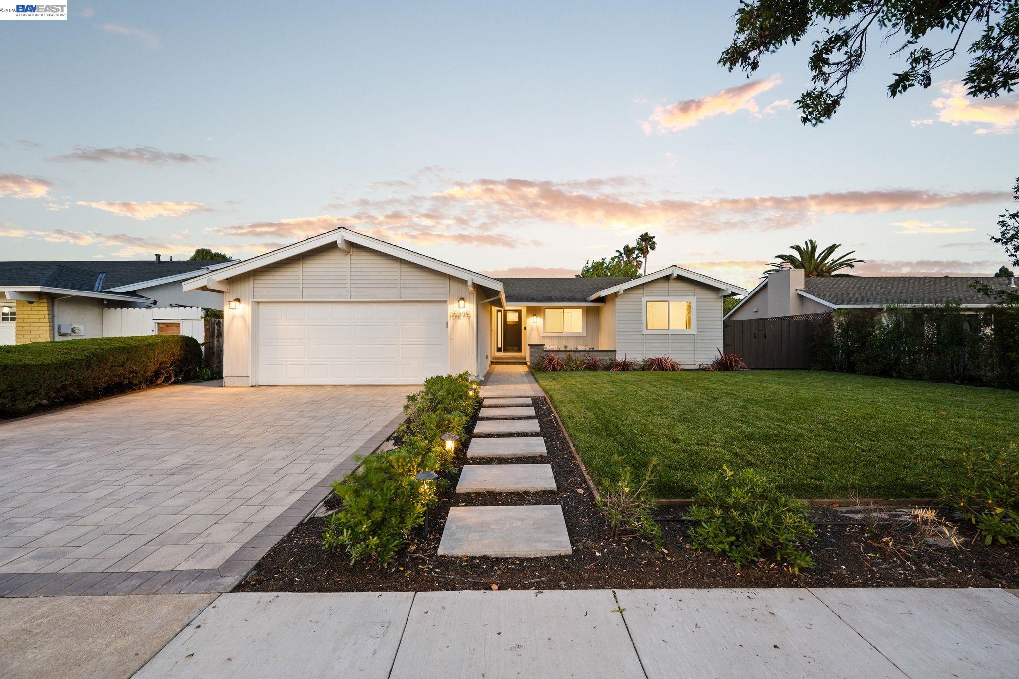 35279 Farnham Dr