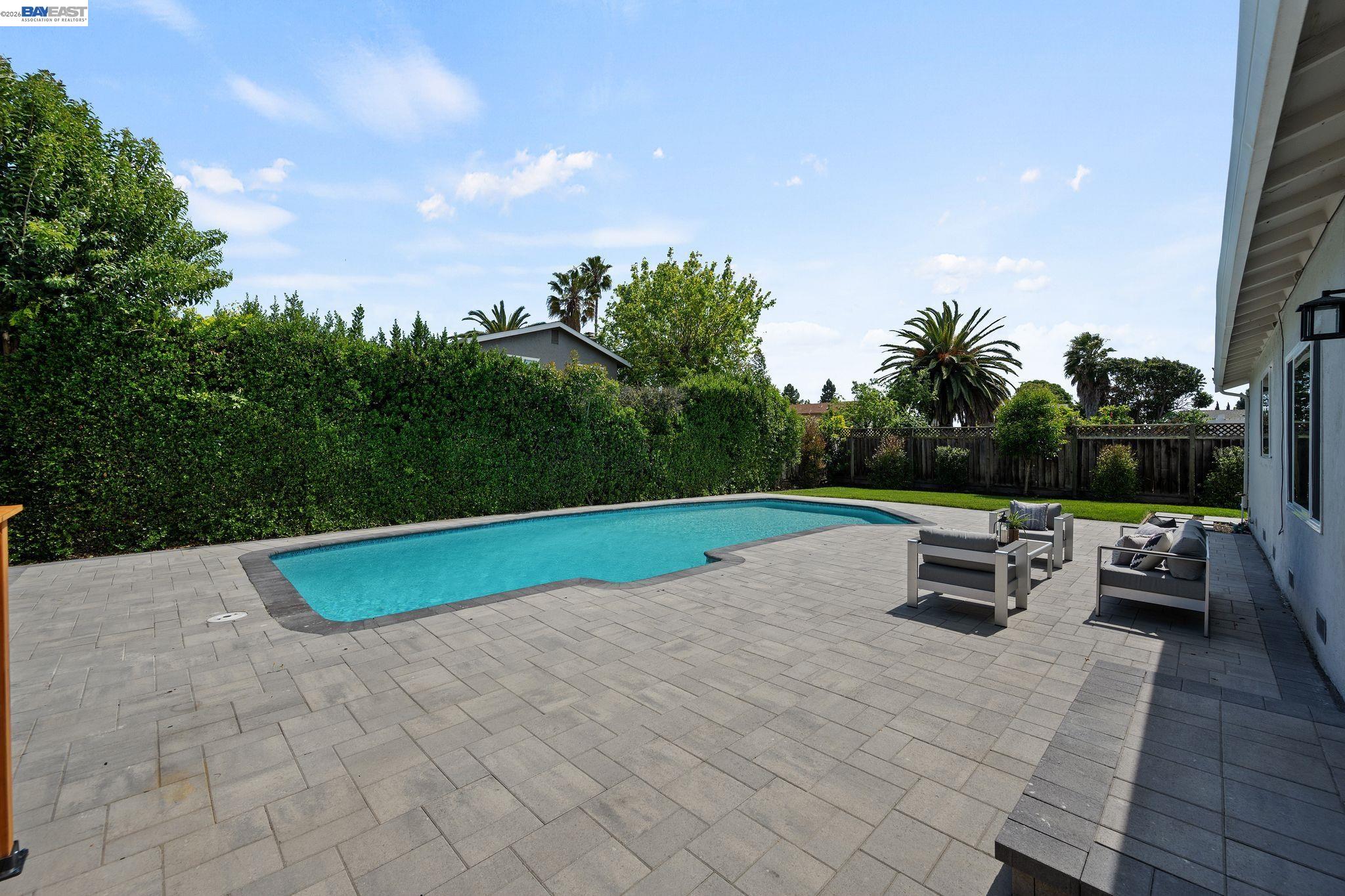 35279 Farnham Dr