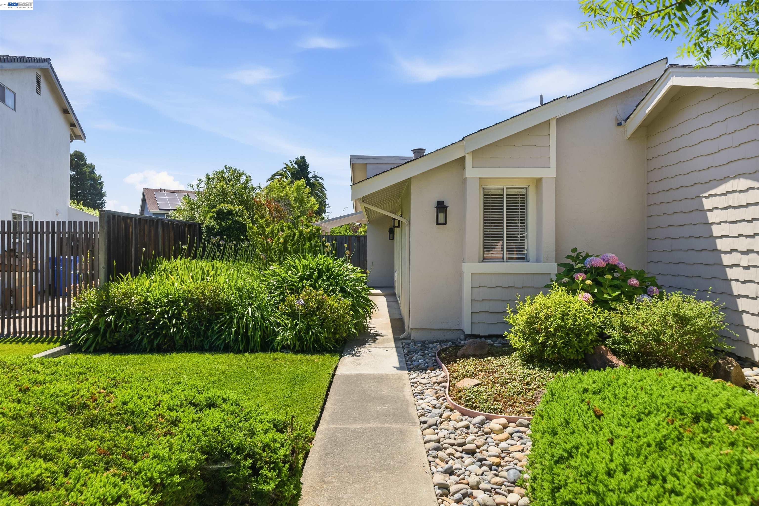 86 Snyder Way
