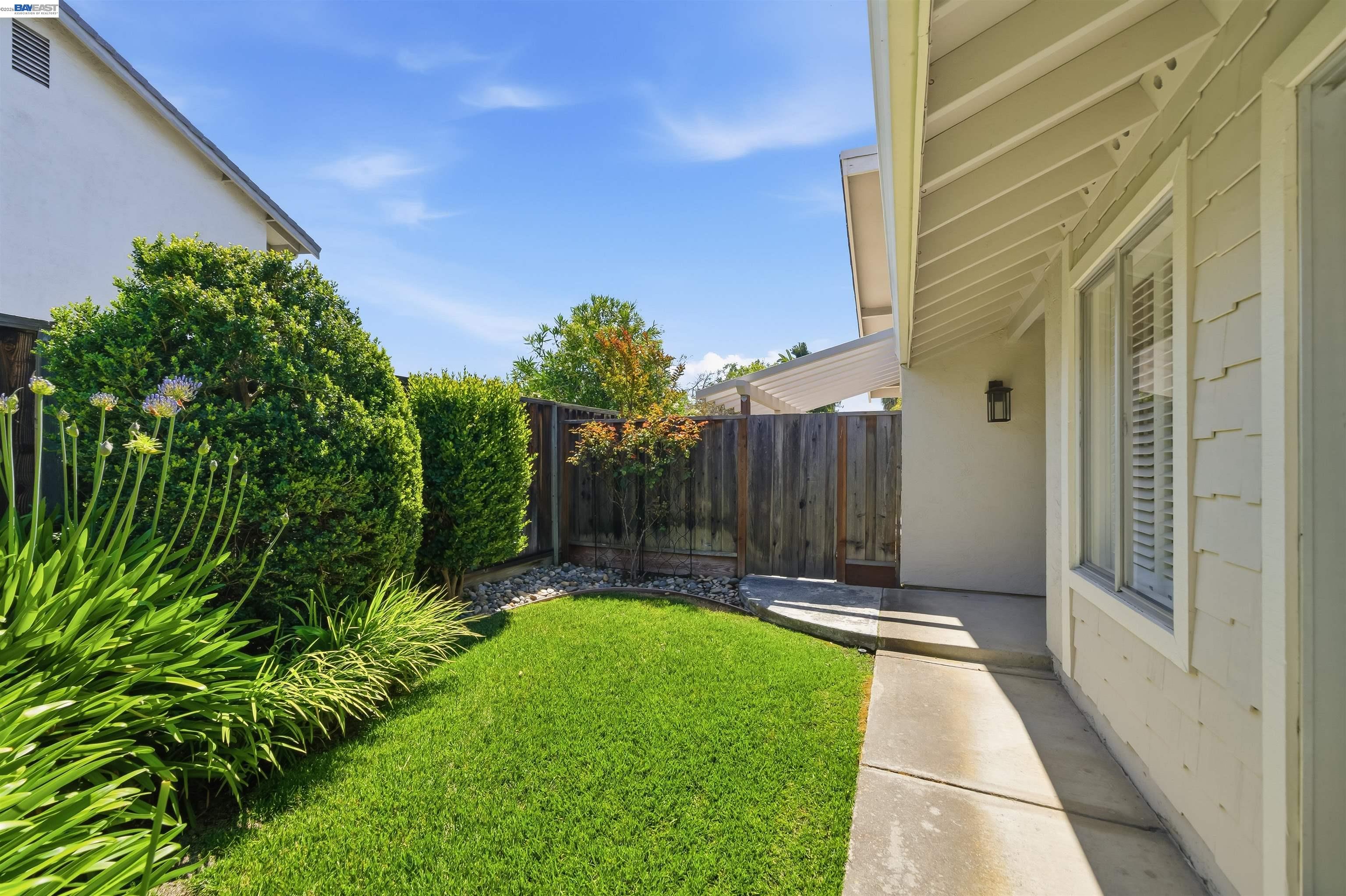 86 Snyder Way