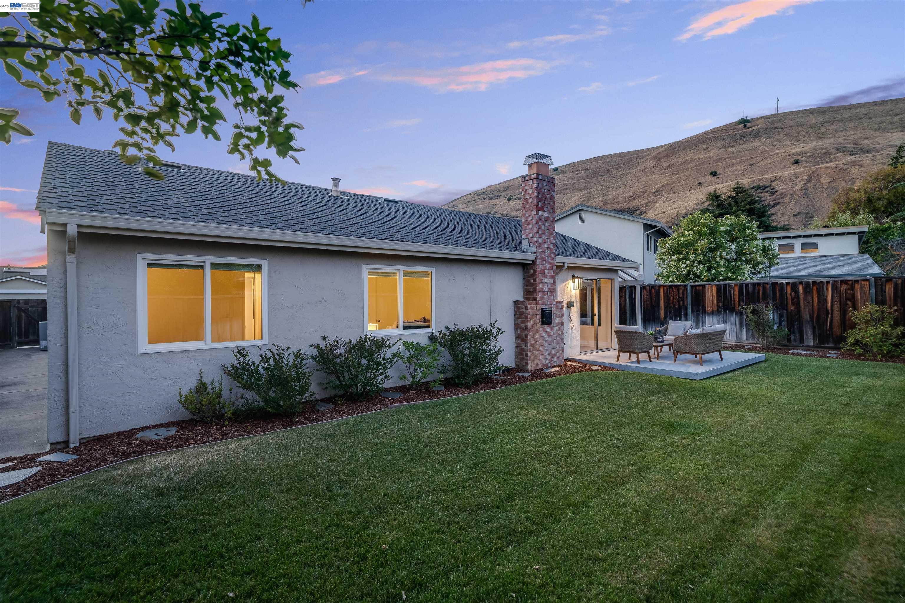 86 Snyder Way