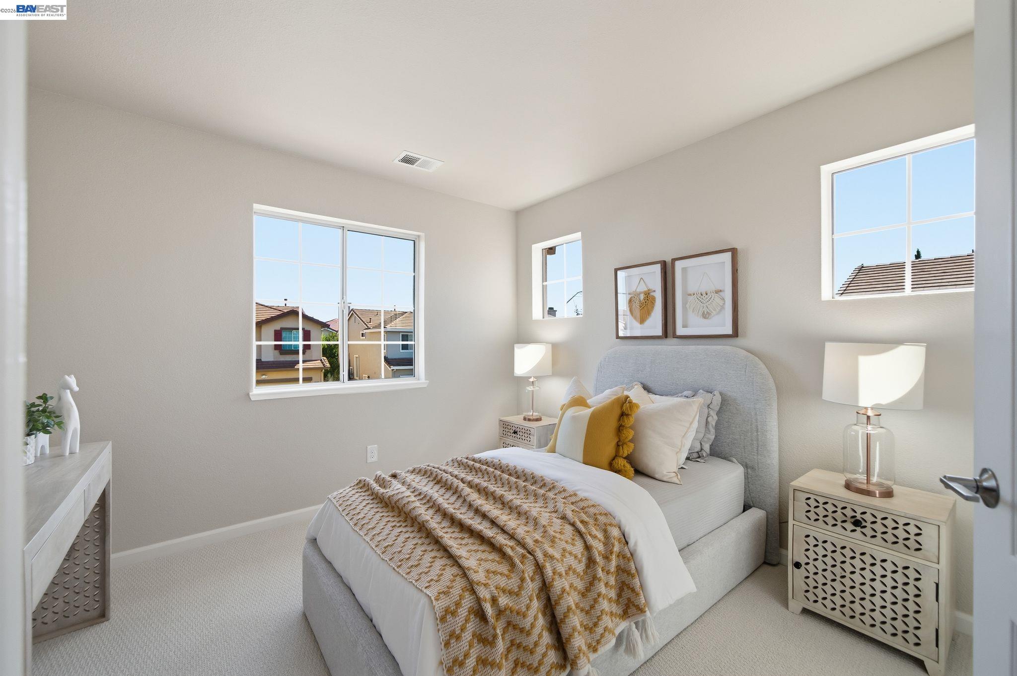 37341 Chinaberry Cmn