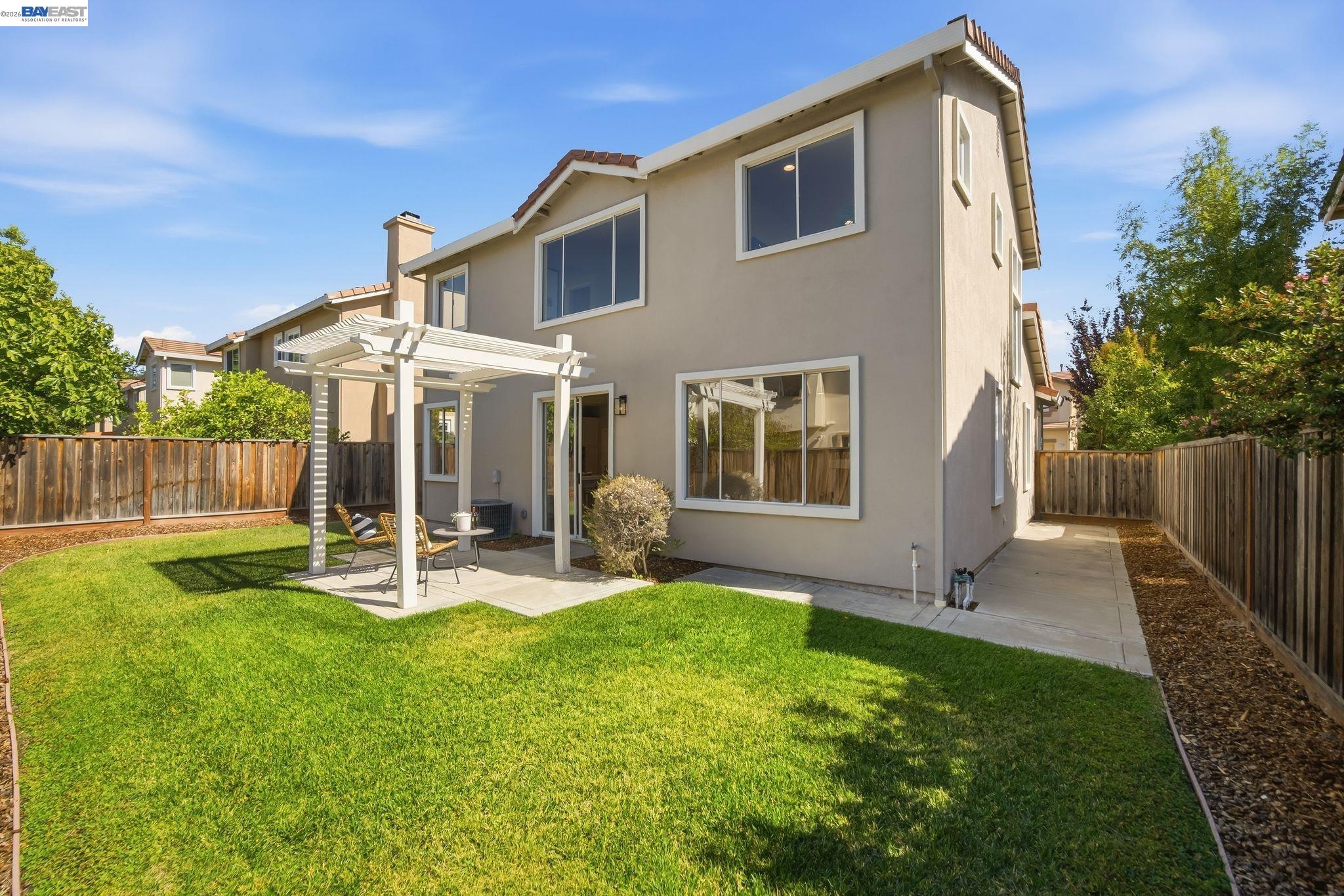 37341 Chinaberry Cmn