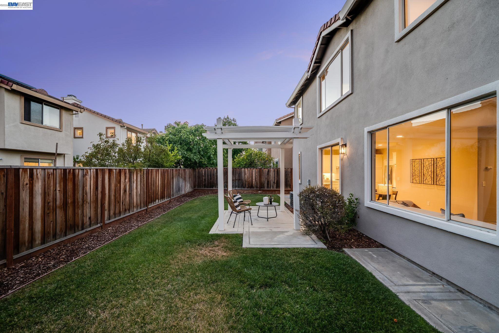37341 Chinaberry Cmn